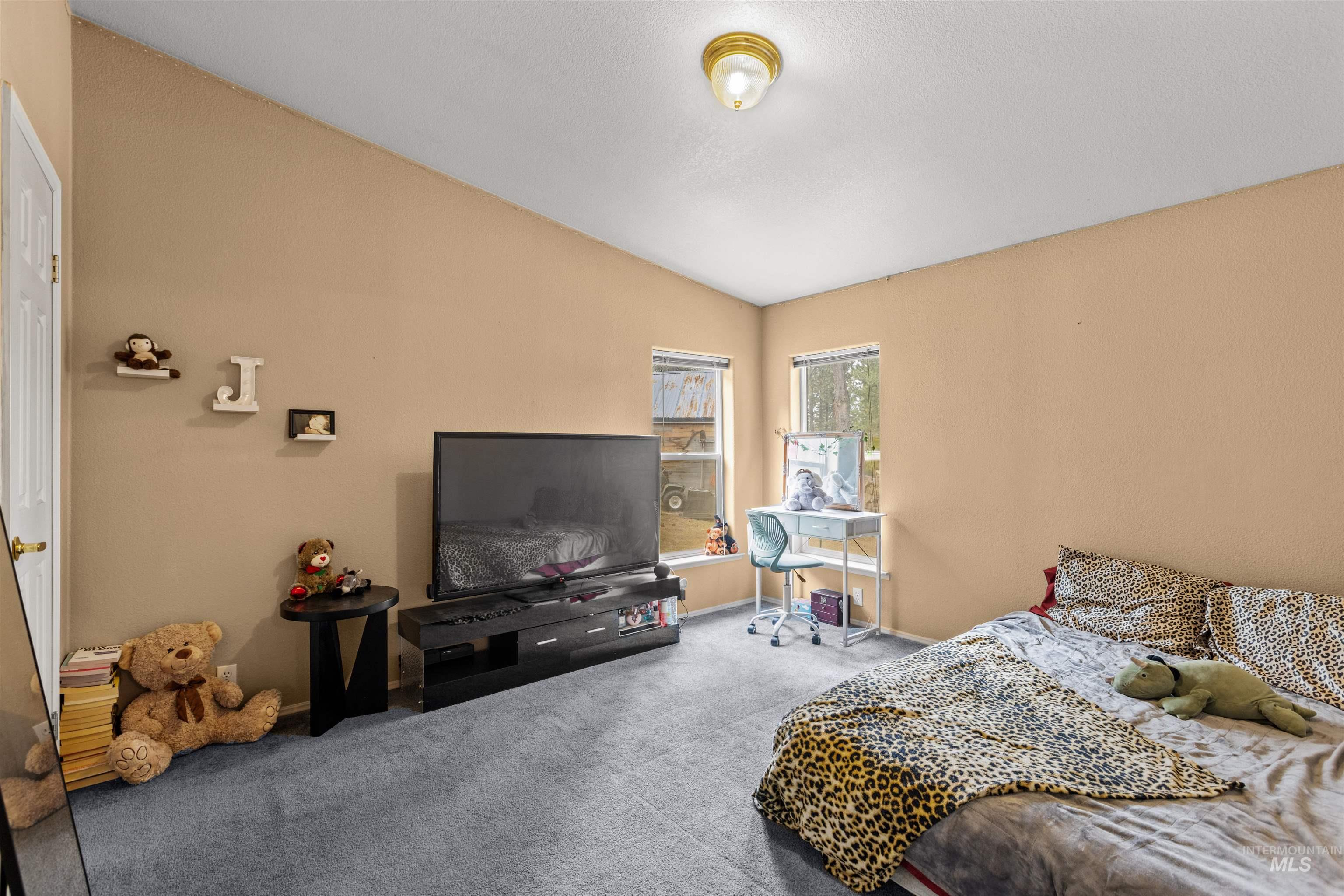 1911 Gold Dust, Cascade, Idaho 83611, 3 Bedrooms, 2 Bathrooms, Residential For Sale, Price $559,900,MLS 98979194