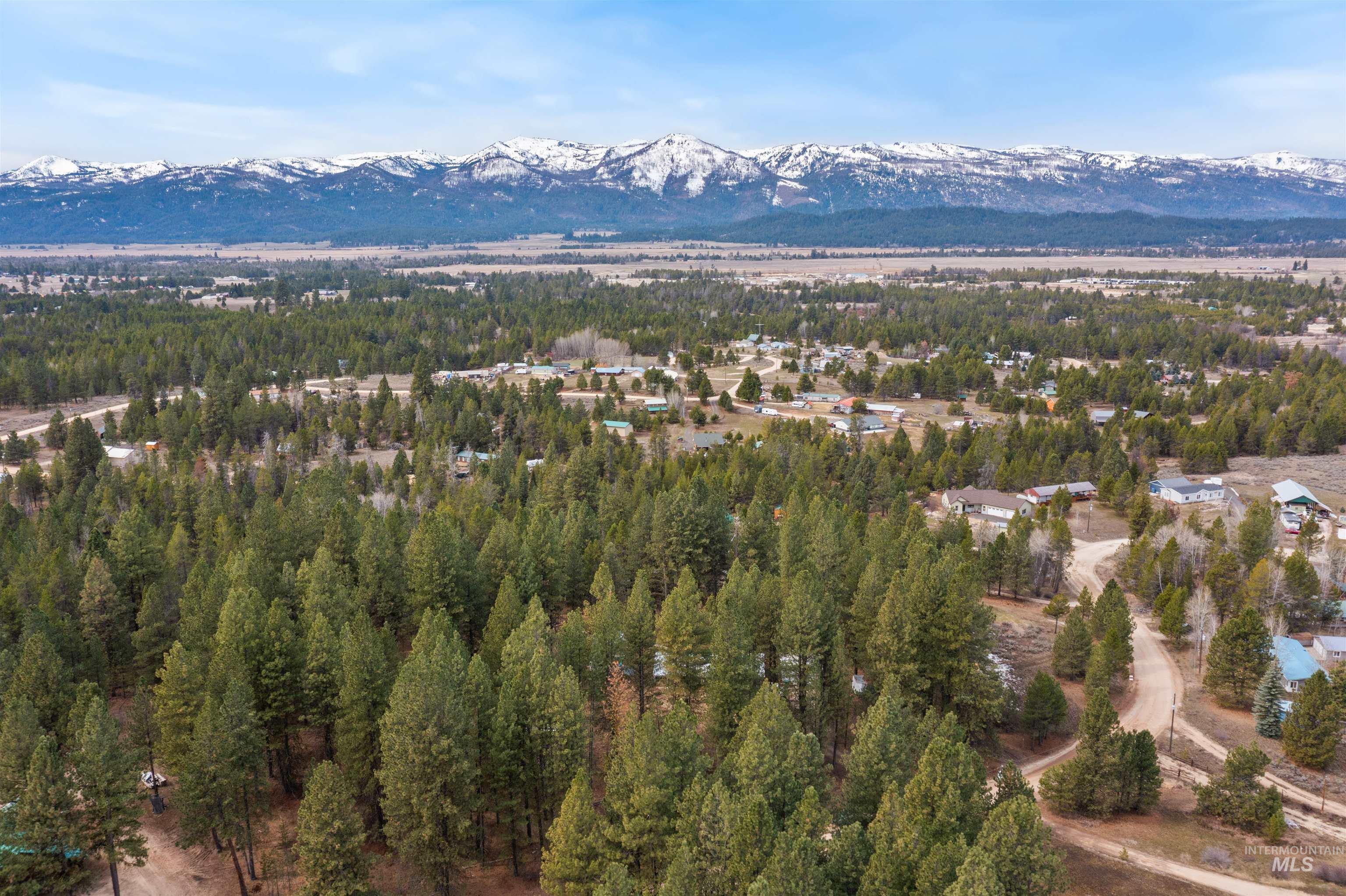 1911 Gold Dust, Cascade, Idaho 83611, 3 Bedrooms, 2 Bathrooms, Residential For Sale, Price $559,900,MLS 98979194