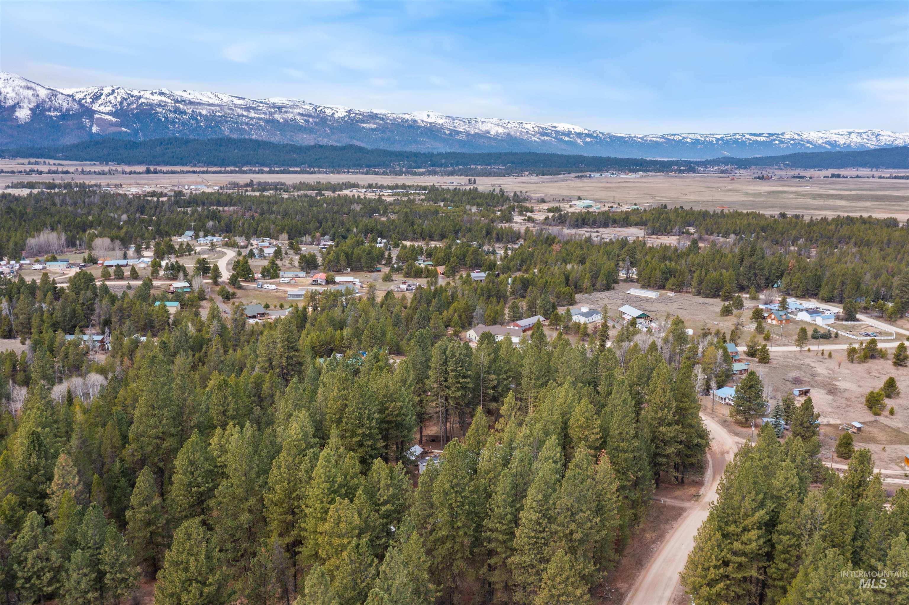 1911 Gold Dust, Cascade, Idaho 83611, 3 Bedrooms, 2 Bathrooms, Residential For Sale, Price $559,900,MLS 98979194