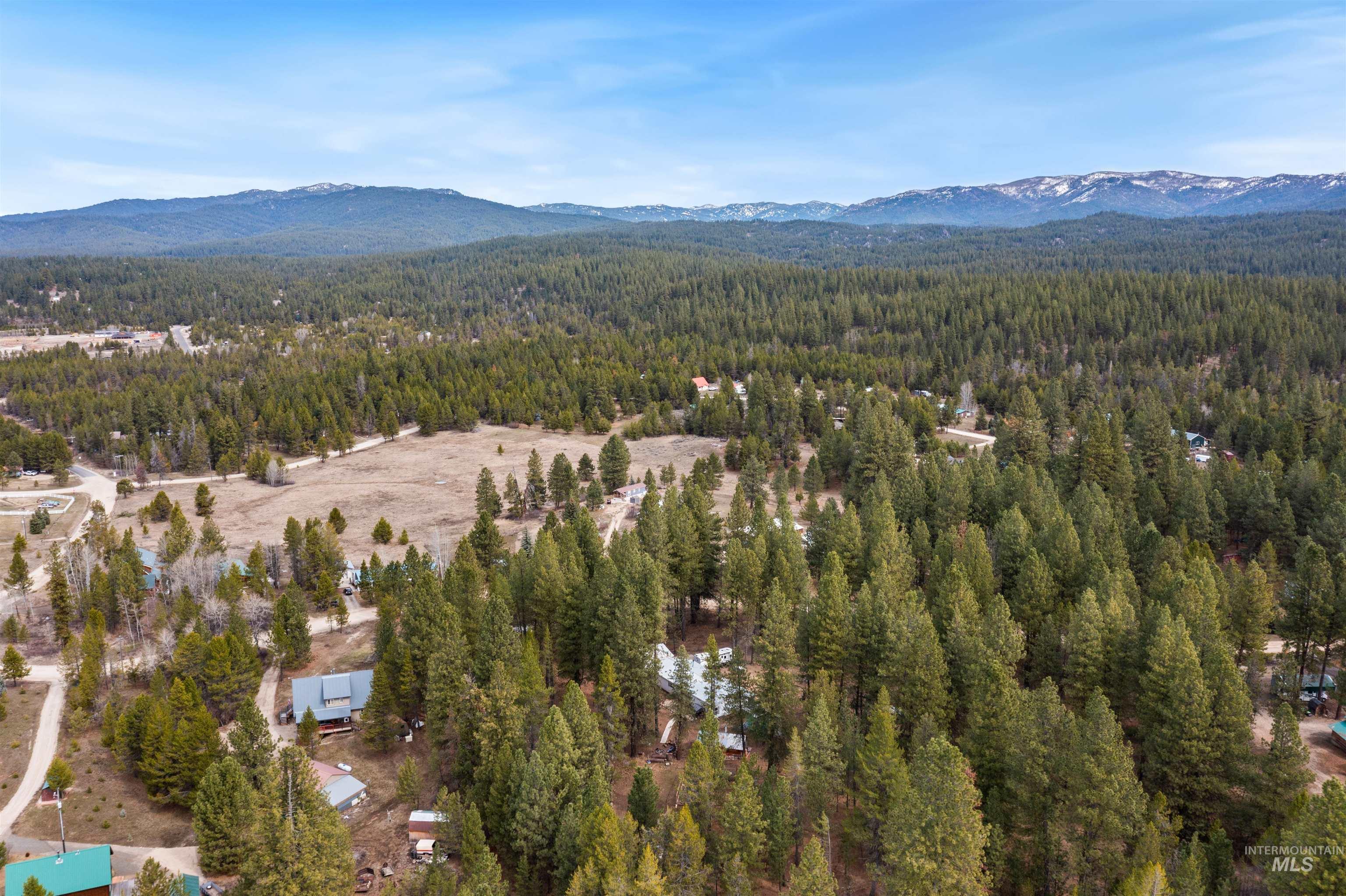 1911 Gold Dust, Cascade, Idaho 83611, 3 Bedrooms, 2 Bathrooms, Residential For Sale, Price $559,900,MLS 98979194