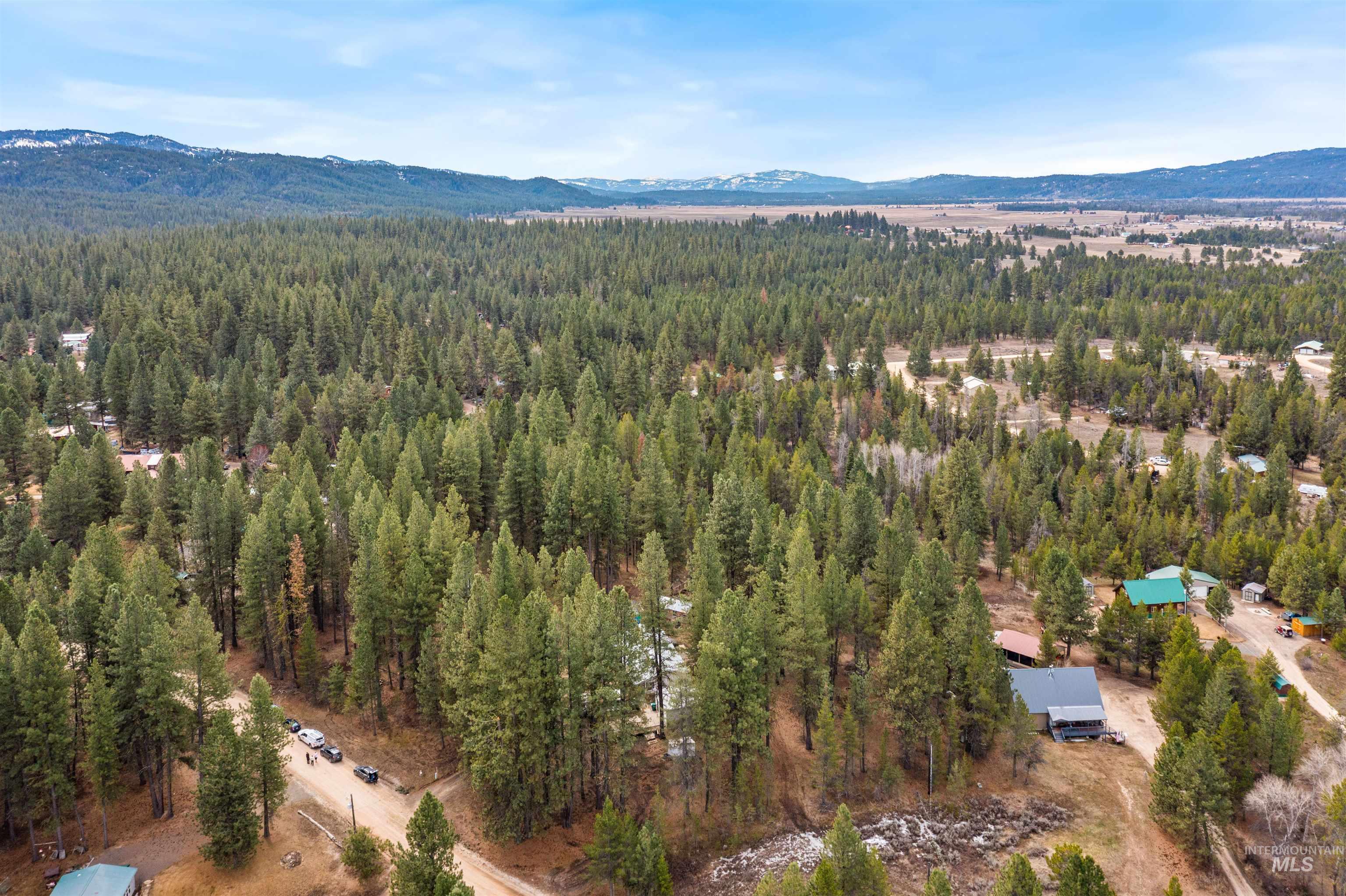 1911 Gold Dust, Cascade, Idaho 83611, 3 Bedrooms, 2 Bathrooms, Residential For Sale, Price $559,900,MLS 98979194