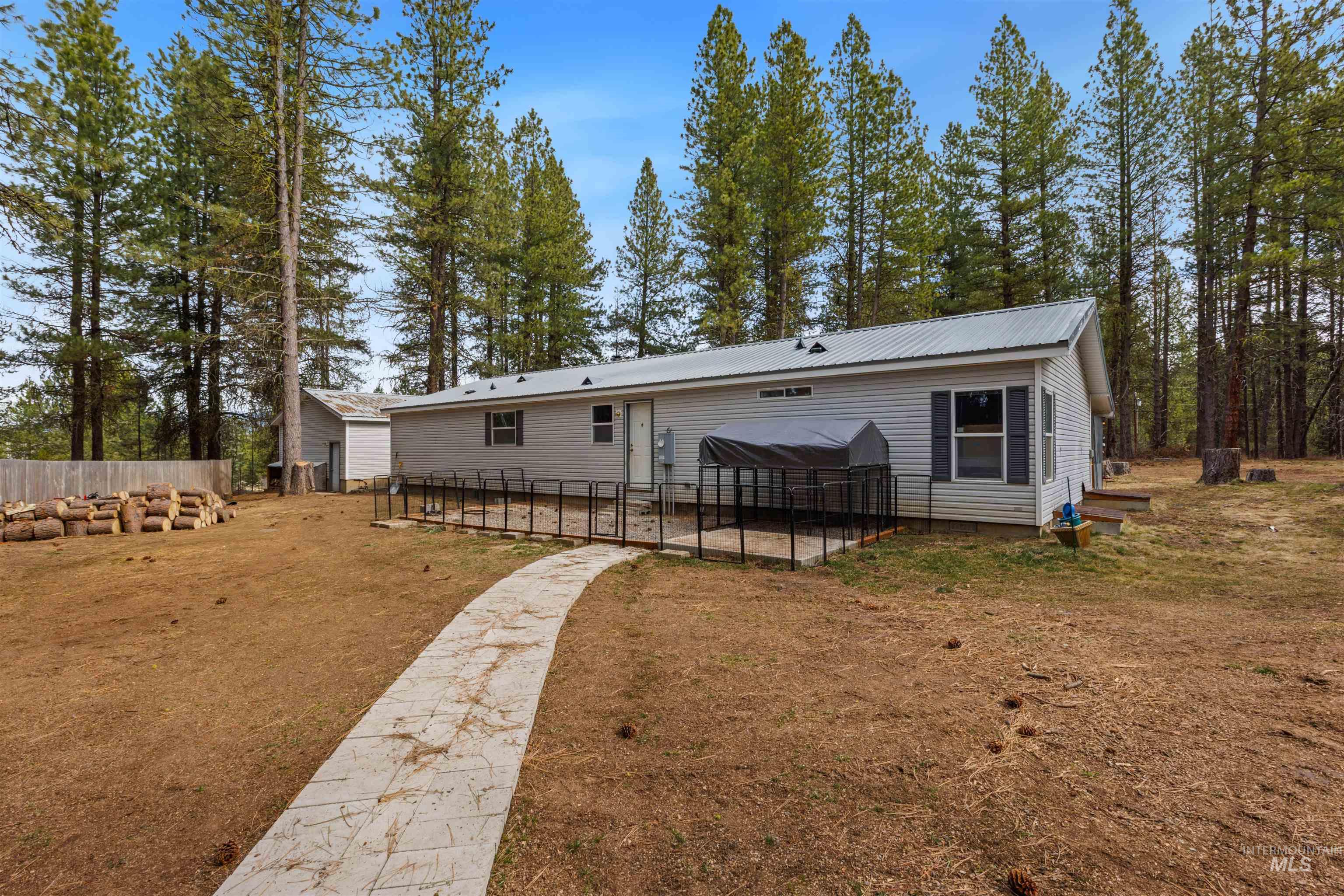 1911 Gold Dust, Cascade, Idaho 83611, 3 Bedrooms, 2 Bathrooms, Residential For Sale, Price $559,900,MLS 98979194