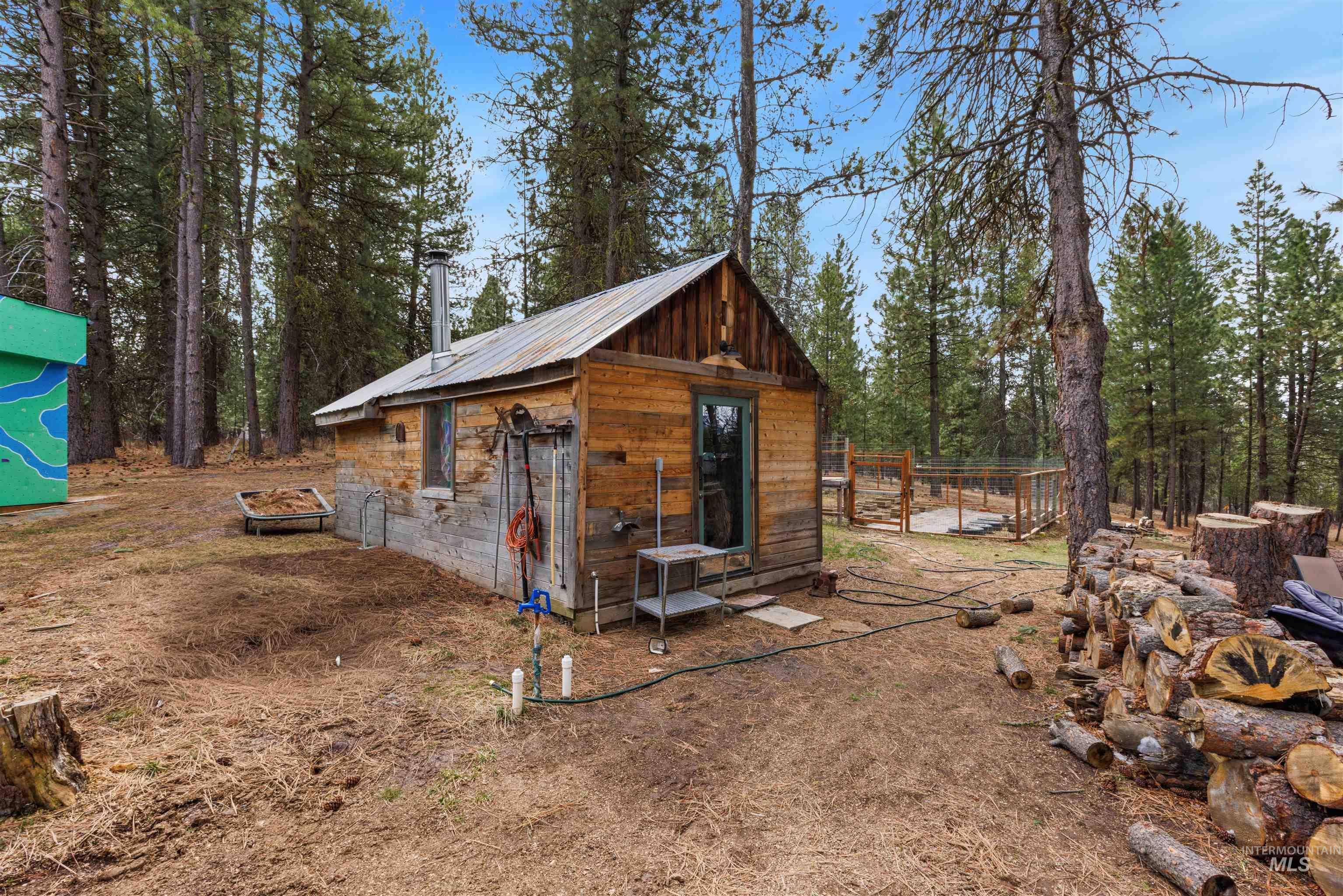 1911 Gold Dust, Cascade, Idaho 83611, 3 Bedrooms, 2 Bathrooms, Residential For Sale, Price $559,900,MLS 98979194