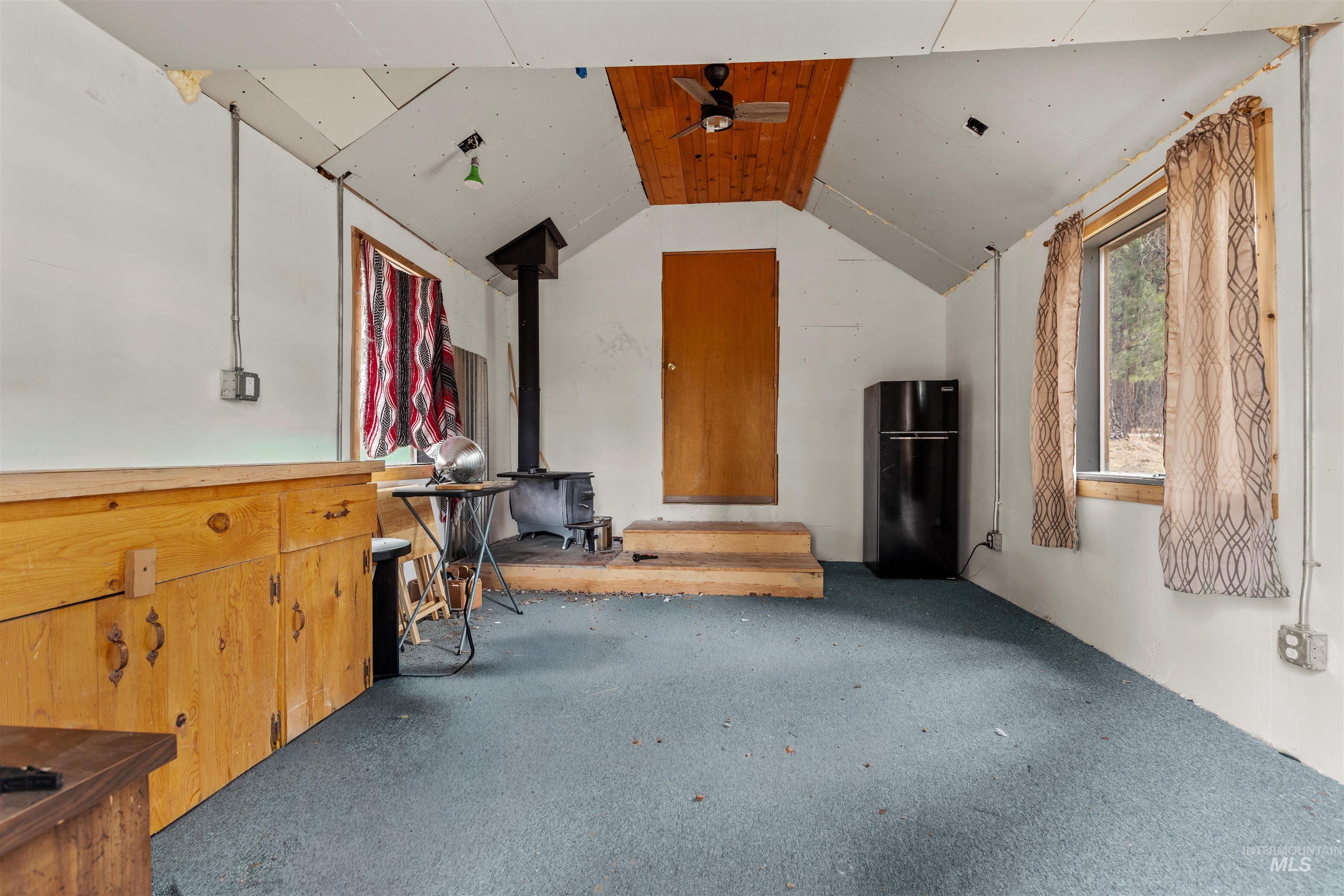 1911 Gold Dust, Cascade, Idaho 83611, 3 Bedrooms, 2 Bathrooms, Residential For Sale, Price $559,900,MLS 98979194