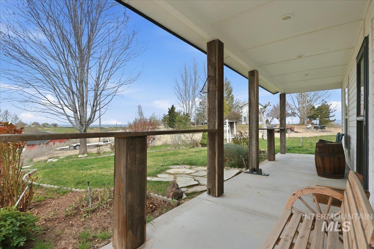 3856 Wood Way, New Plymouth, Idaho 83655, 4 Bedrooms, 2.5 Bathrooms, Residential For Sale, Price $568,900,MLS 98979199