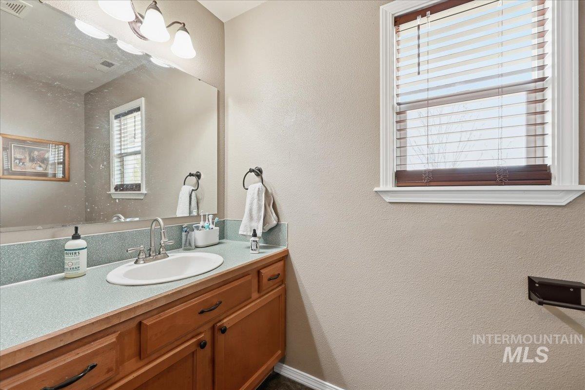 3856 Wood Way, New Plymouth, Idaho 83655, 4 Bedrooms, 2.5 Bathrooms, Residential For Sale, Price $568,900,MLS 98979199