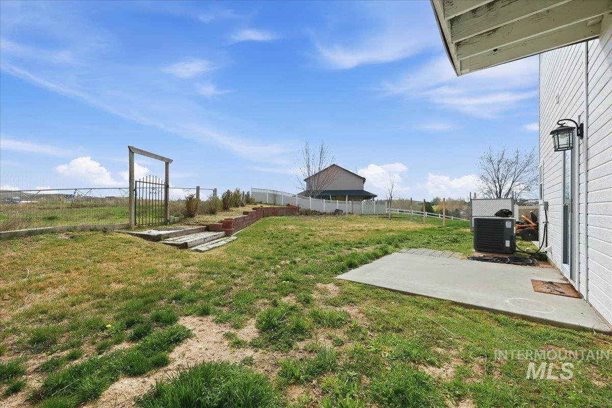 3856 Wood Way, New Plymouth, Idaho 83655, 4 Bedrooms, 2.5 Bathrooms, Residential For Sale, Price $568,900,MLS 98979199