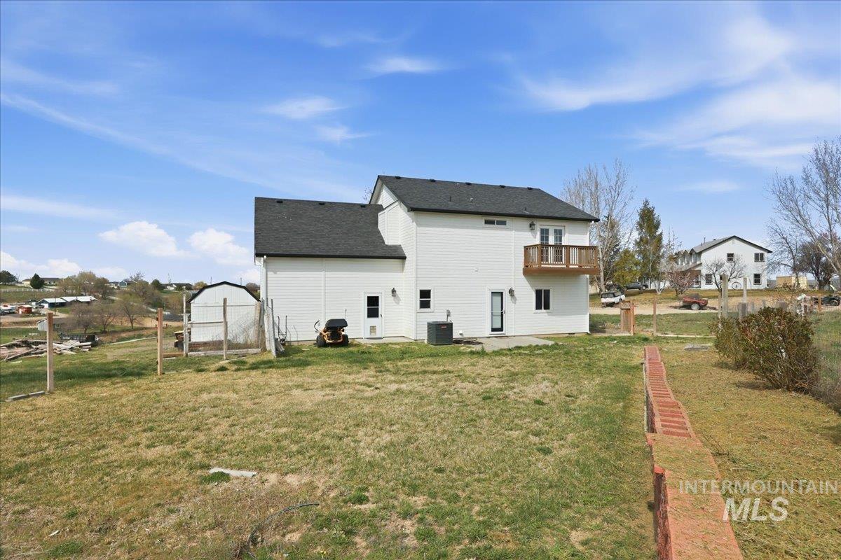 3856 Wood Way, New Plymouth, Idaho 83655, 4 Bedrooms, 2.5 Bathrooms, Residential For Sale, Price $568,900,MLS 98979199