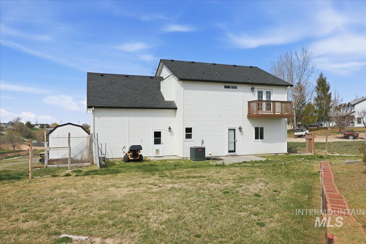 3856 Wood Way, New Plymouth, Idaho 83655, 4 Bedrooms, 2.5 Bathrooms, Residential For Sale, Price $568,900,MLS 98979199