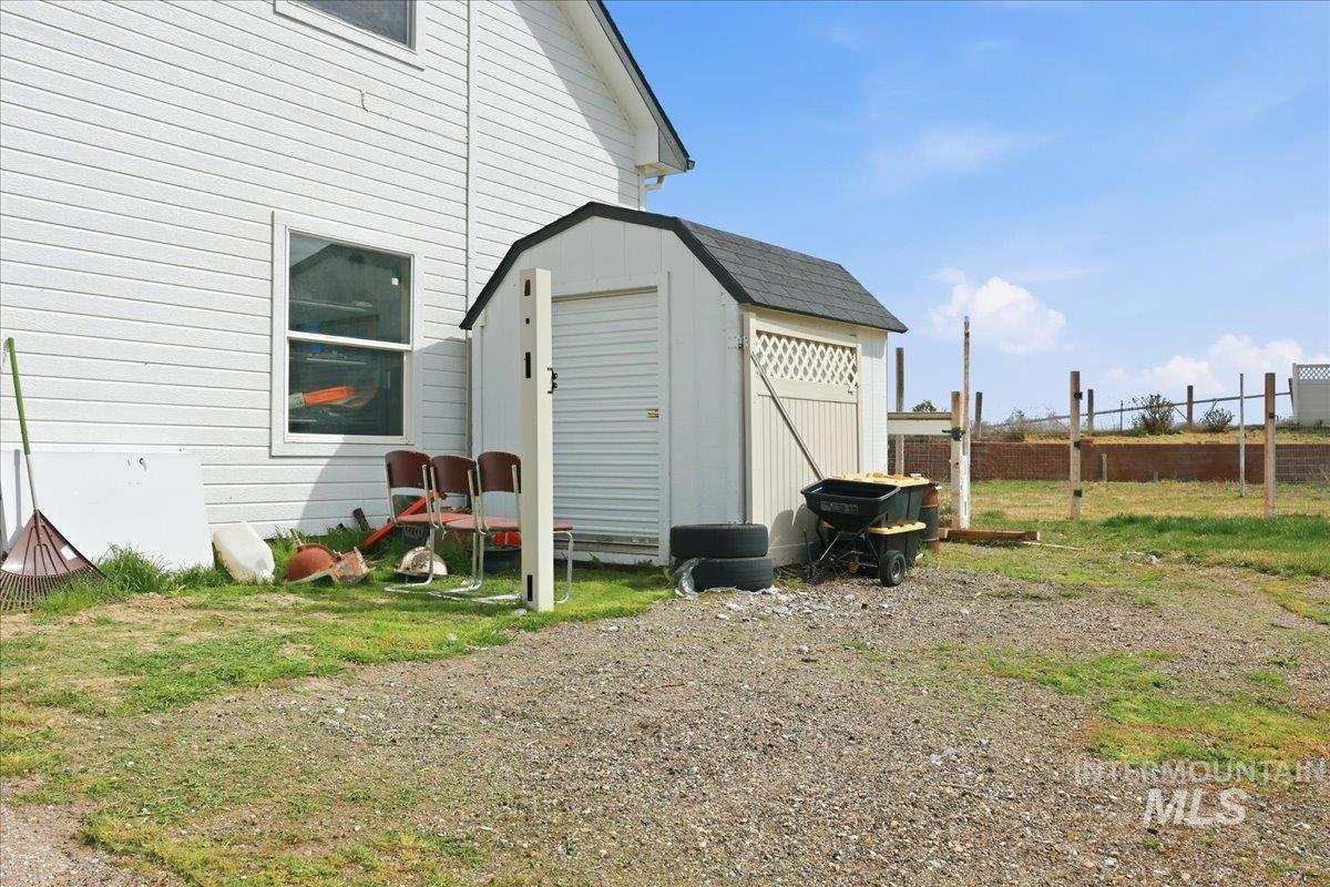 3856 Wood Way, New Plymouth, Idaho 83655, 4 Bedrooms, 2.5 Bathrooms, Residential For Sale, Price $568,900,MLS 98979199