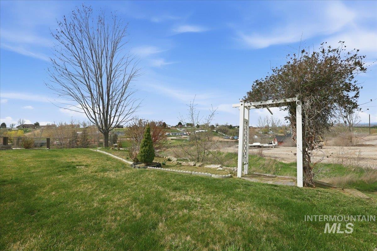 3856 Wood Way, New Plymouth, Idaho 83655, 4 Bedrooms, 2.5 Bathrooms, Residential For Sale, Price $568,900,MLS 98979199