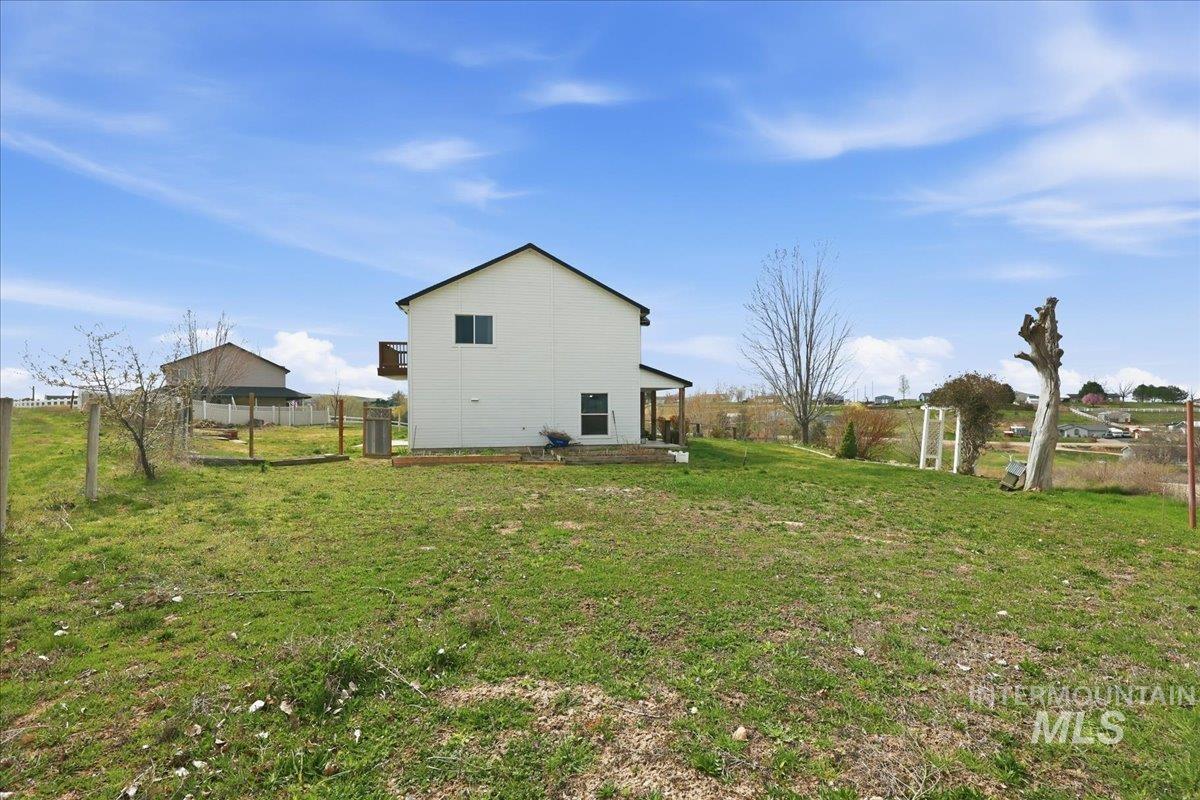 3856 Wood Way, New Plymouth, Idaho 83655, 4 Bedrooms, 2.5 Bathrooms, Residential For Sale, Price $568,900,MLS 98979199