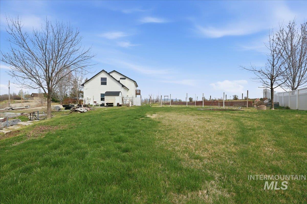 3856 Wood Way, New Plymouth, Idaho 83655, 4 Bedrooms, 2.5 Bathrooms, Residential For Sale, Price $568,900,MLS 98979199
