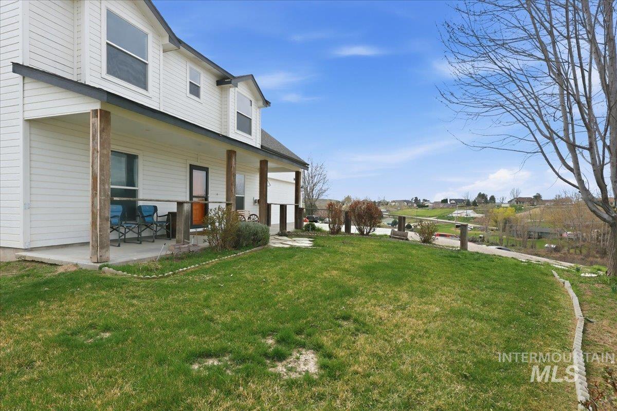 3856 Wood Way, New Plymouth, Idaho 83655, 4 Bedrooms, 2.5 Bathrooms, Residential For Sale, Price $568,900,MLS 98979199