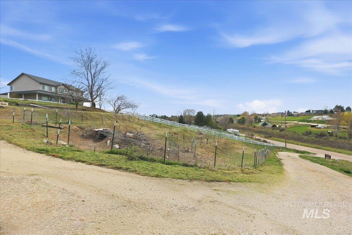 3856 Wood Way, New Plymouth, Idaho 83655, 4 Bedrooms, 2.5 Bathrooms, Residential For Sale, Price $568,900,MLS 98979199