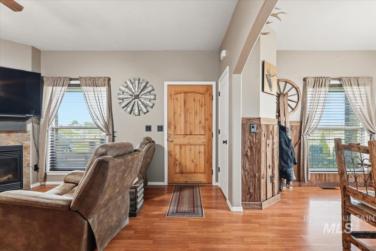 3856 Wood Way, New Plymouth, Idaho 83655, 4 Bedrooms, 2.5 Bathrooms, Residential For Sale, Price $568,900,MLS 98979199