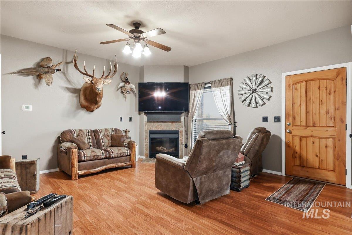 3856 Wood Way, New Plymouth, Idaho 83655, 4 Bedrooms, 2.5 Bathrooms, Residential For Sale, Price $568,900,MLS 98979199