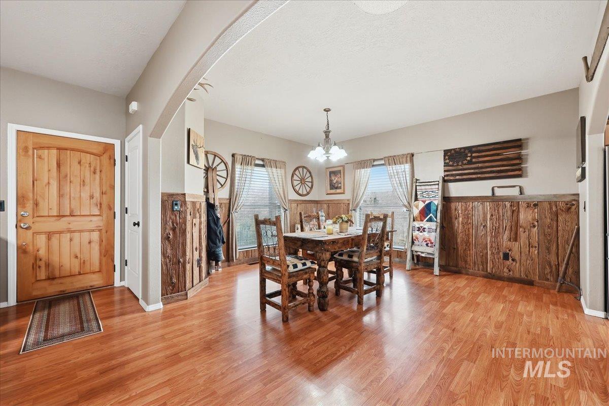 3856 Wood Way, New Plymouth, Idaho 83655, 4 Bedrooms, 2.5 Bathrooms, Residential For Sale, Price $568,900,MLS 98979199