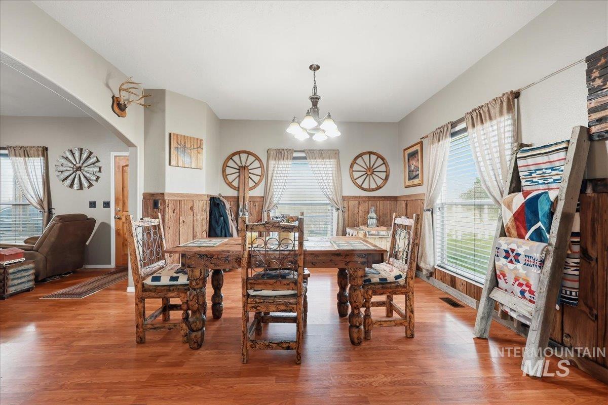3856 Wood Way, New Plymouth, Idaho 83655, 4 Bedrooms, 2.5 Bathrooms, Residential For Sale, Price $568,900,MLS 98979199