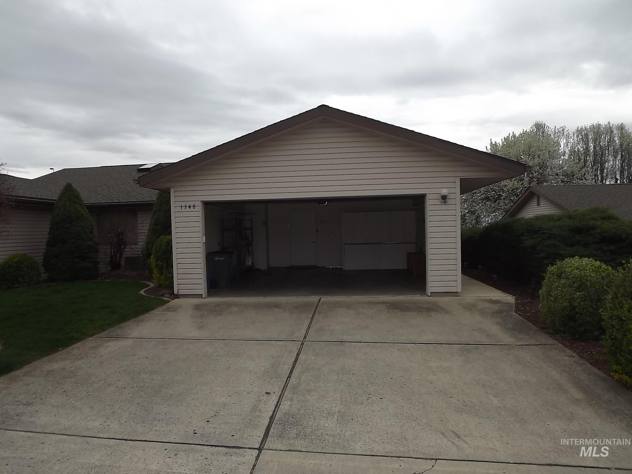 1348 29th Street, Lewiston, Idaho 83501, 3 Bedrooms, 2 Bathrooms, Residential For Sale, Price $319,000,MLS 98979201
