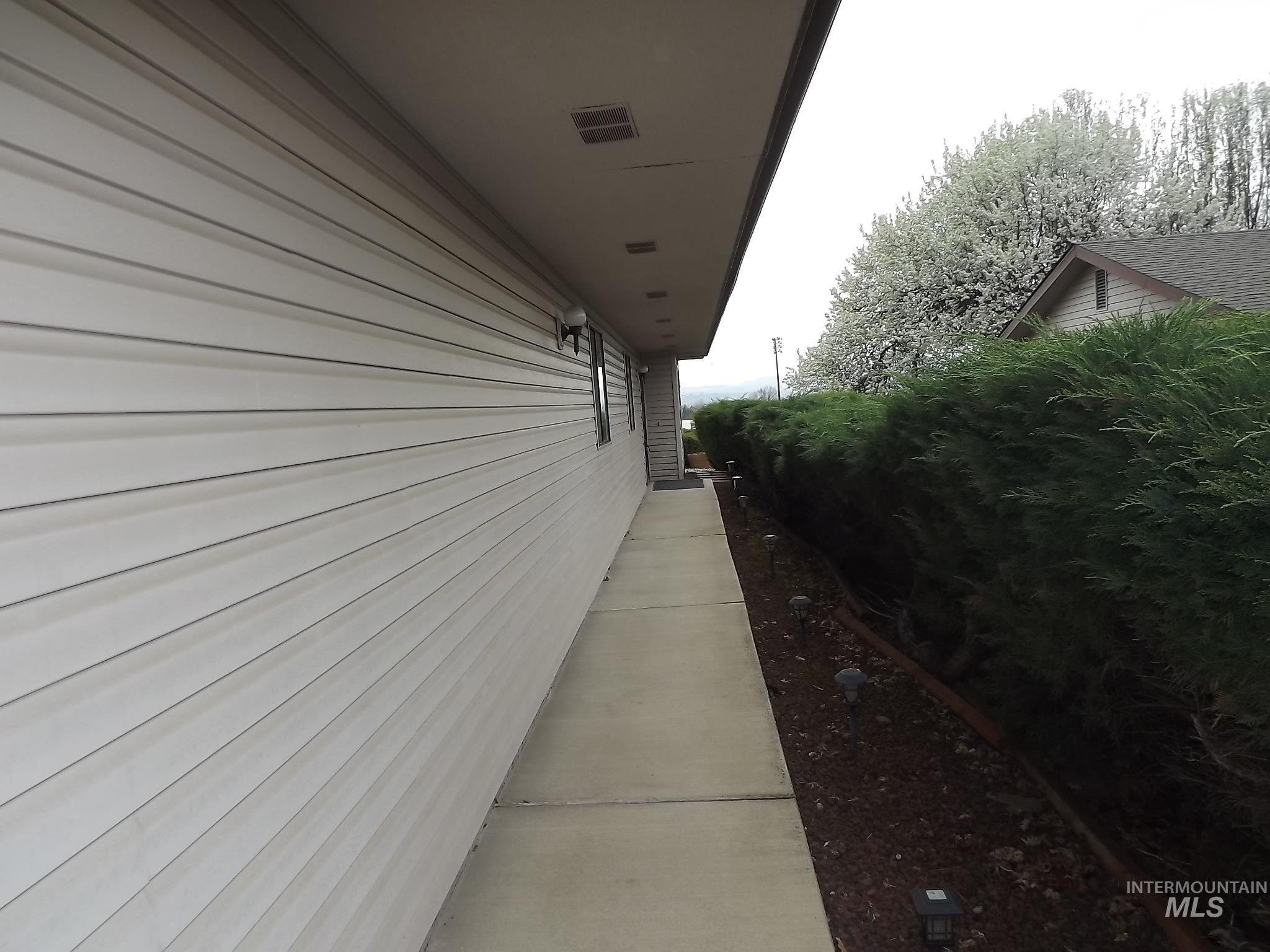 1348 29th Street, Lewiston, Idaho 83501, 3 Bedrooms, 2 Bathrooms, Residential For Sale, Price $319,000,MLS 98979201