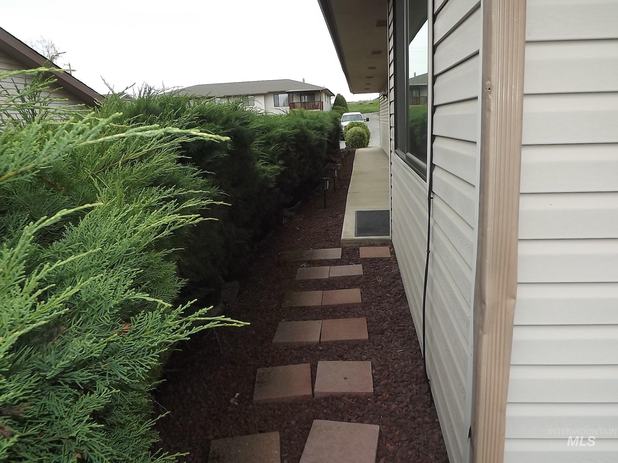 1348 29th Street, Lewiston, Idaho 83501, 3 Bedrooms, 2 Bathrooms, Residential For Sale, Price $319,000,MLS 98979201