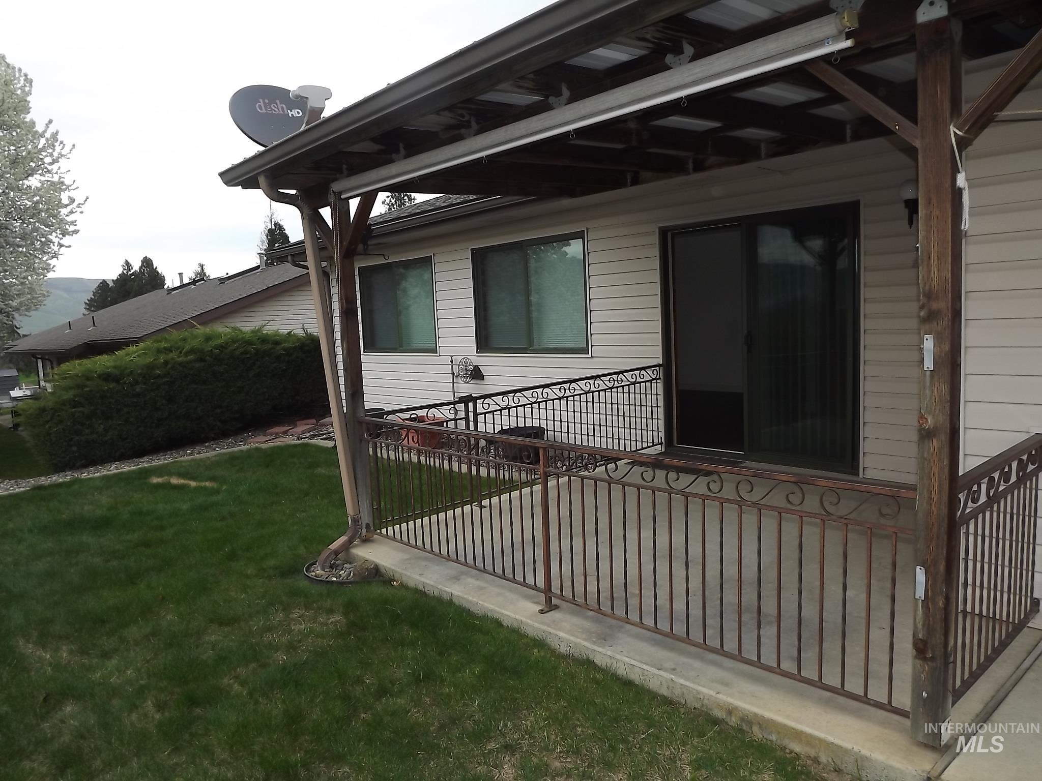 1348 29th Street, Lewiston, Idaho 83501, 3 Bedrooms, 2 Bathrooms, Residential For Sale, Price $319,000,MLS 98979201