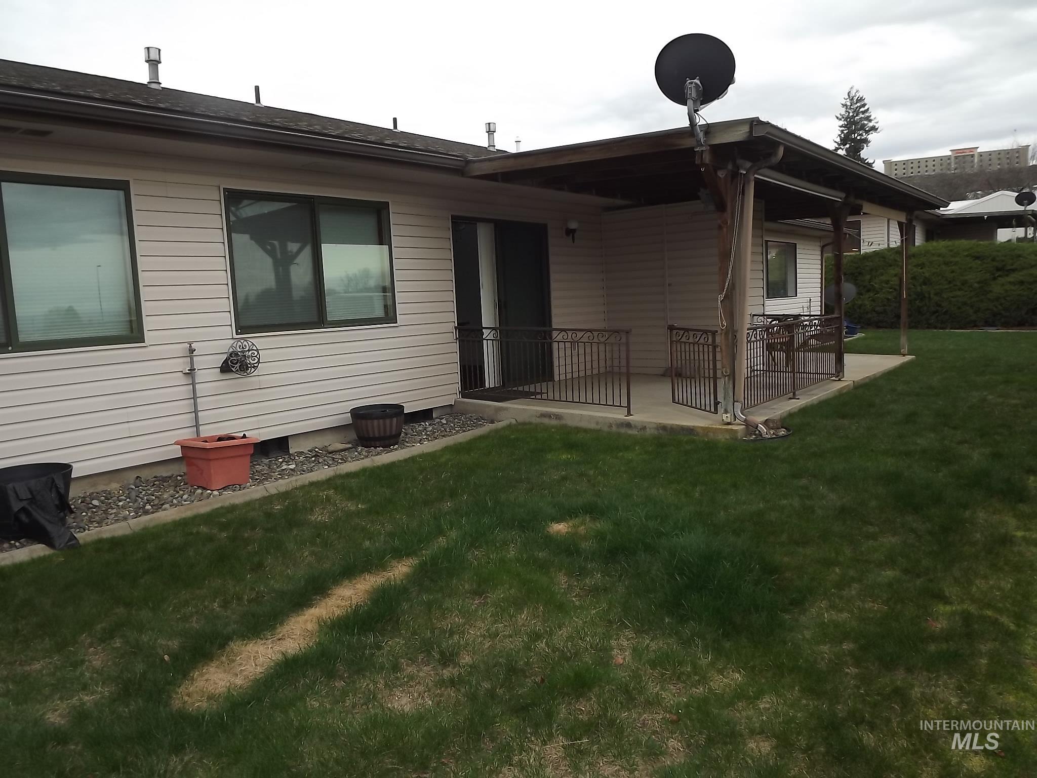 1348 29th Street, Lewiston, Idaho 83501, 3 Bedrooms, 2 Bathrooms, Residential For Sale, Price $319,000,MLS 98979201