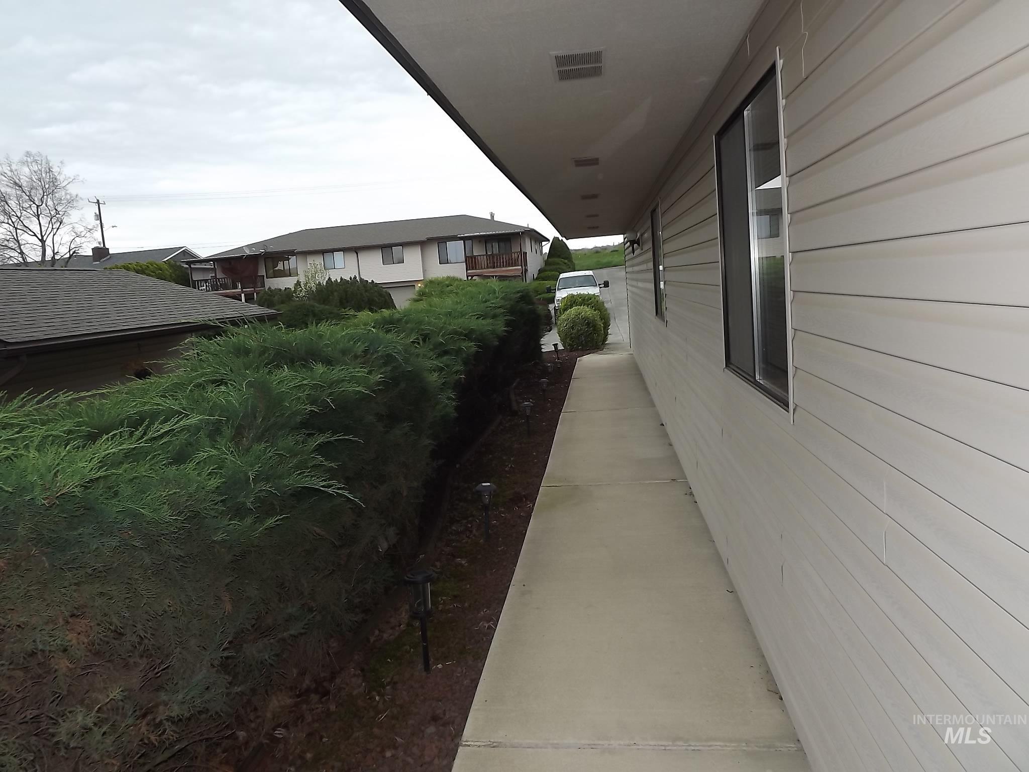 1348 29th Street, Lewiston, Idaho 83501, 3 Bedrooms, 2 Bathrooms, Residential For Sale, Price $319,000,MLS 98979201