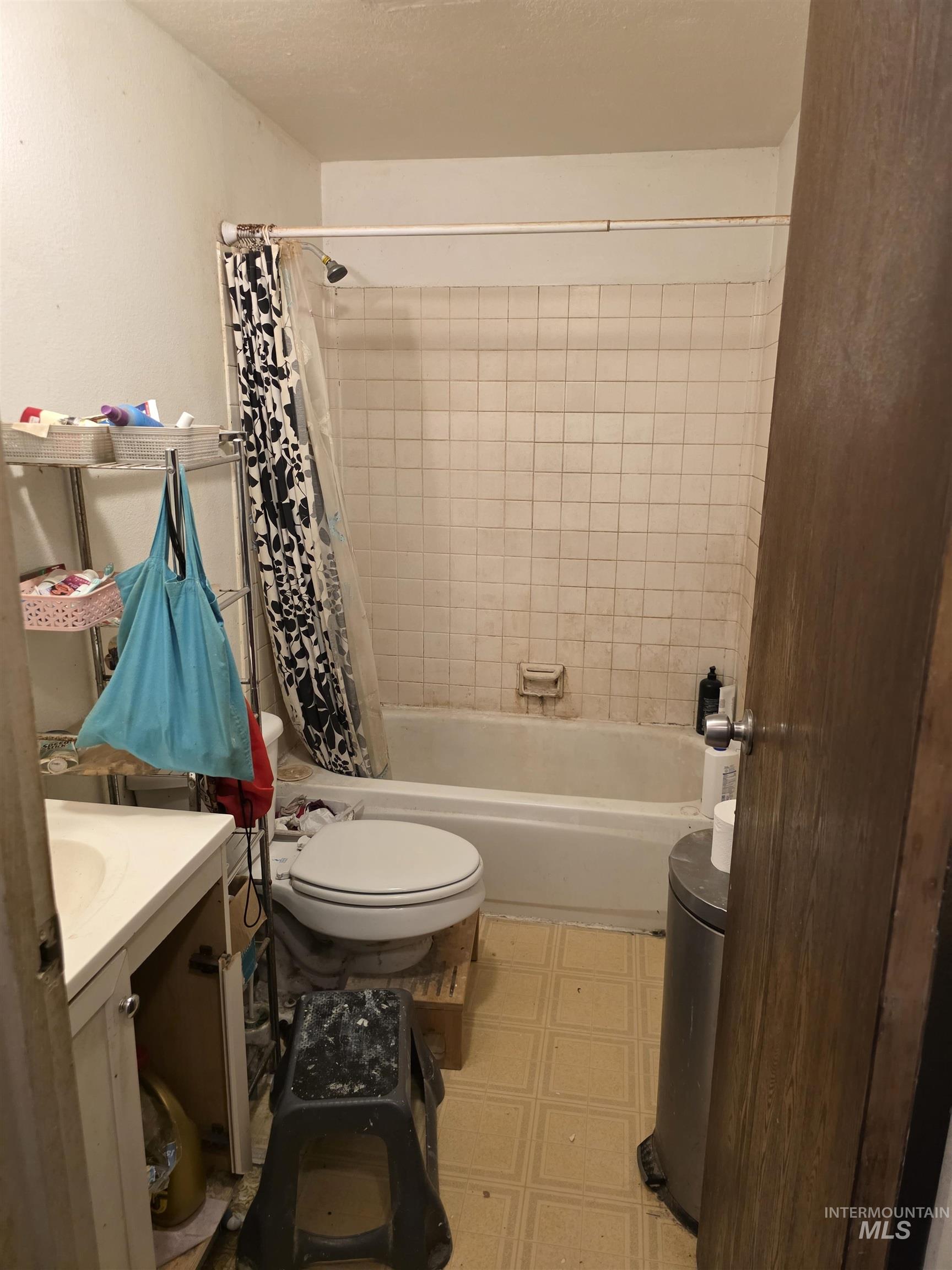 7111 Opaline Rd, Melba, Idaho 83641, 5 Bedrooms, 2 Bathrooms, Residential For Sale, Price $330,000, 98979205