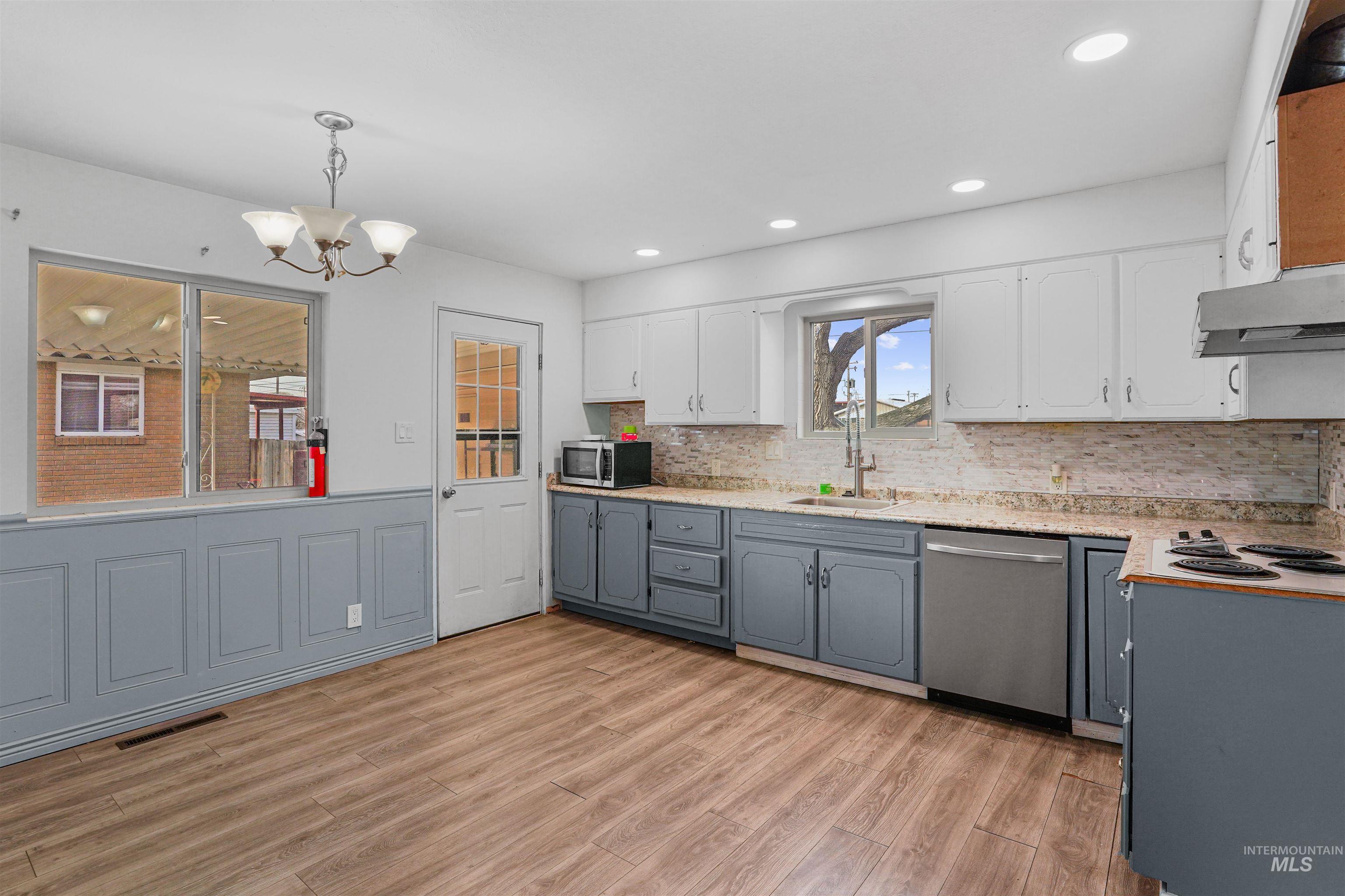 637 King Circle, Twin Falls, Idaho 83301, 3 Bedrooms, 1 Bathroom, Residential For Sale, Price $300,000,MLS 98979206