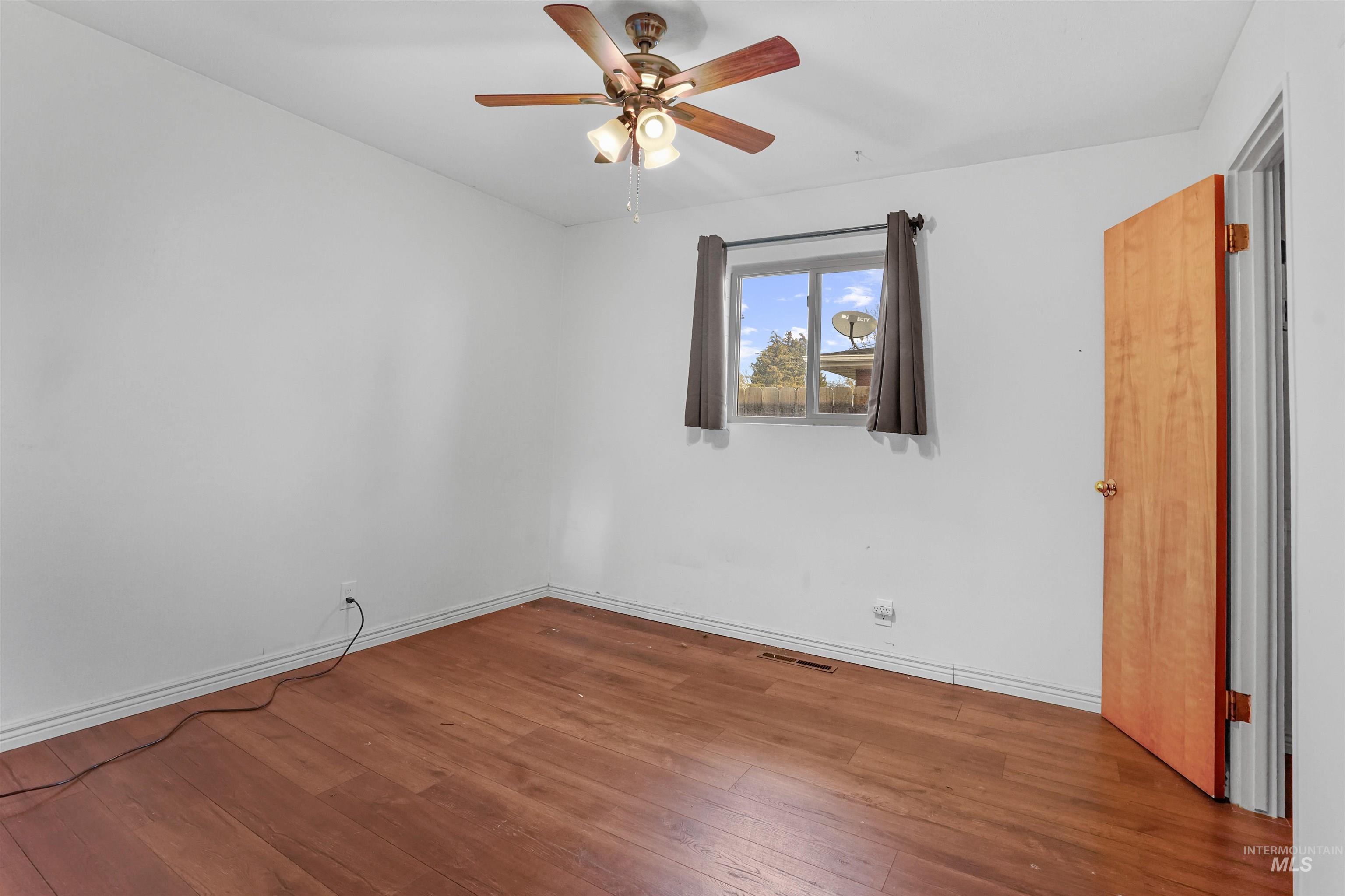 637 King Circle, Twin Falls, Idaho 83301, 3 Bedrooms, 1 Bathroom, Residential For Sale, Price $300,000,MLS 98979206