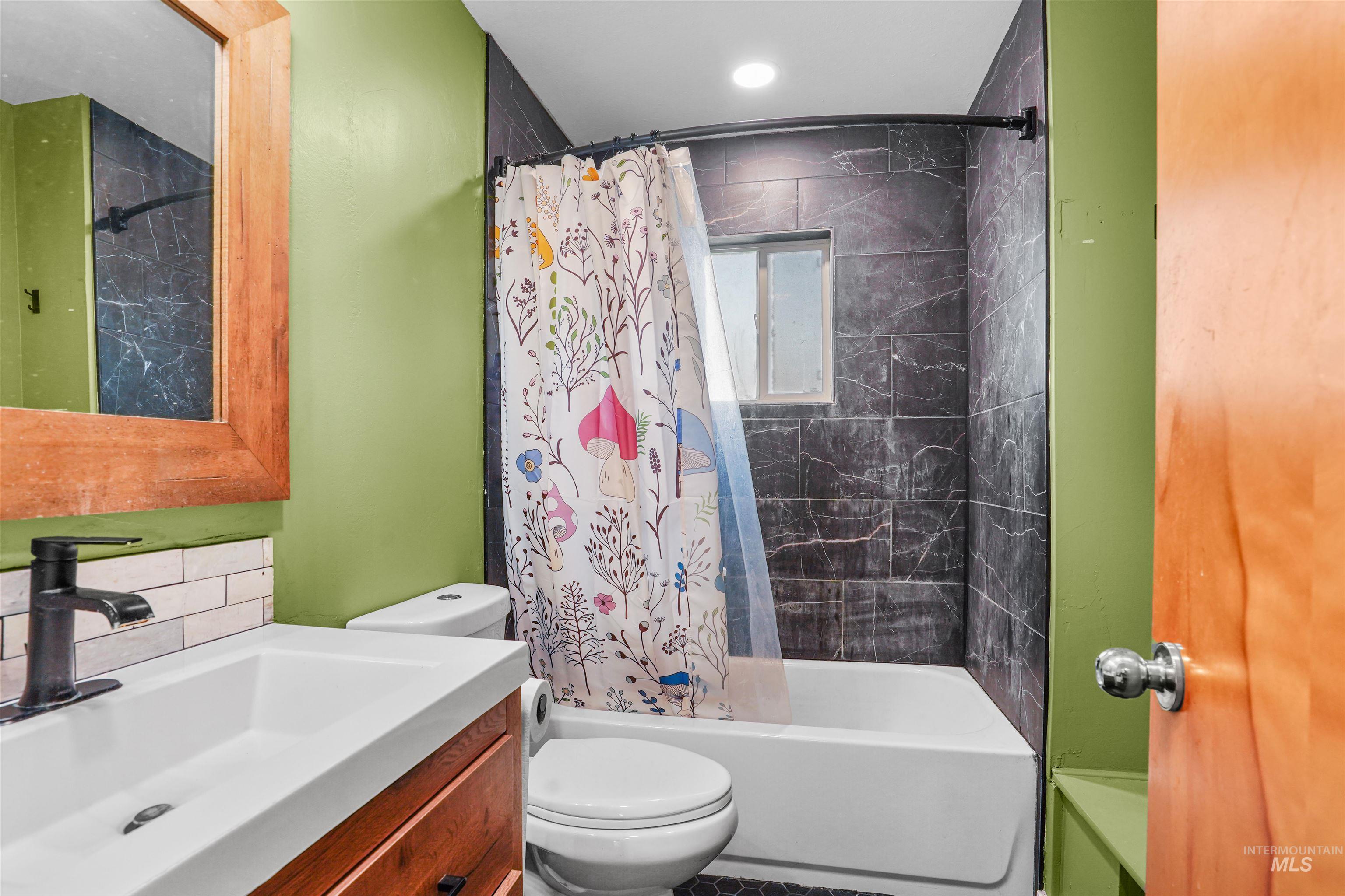 637 King Circle, Twin Falls, Idaho 83301, 3 Bedrooms, 1 Bathroom, Residential For Sale, Price $300,000,MLS 98979206