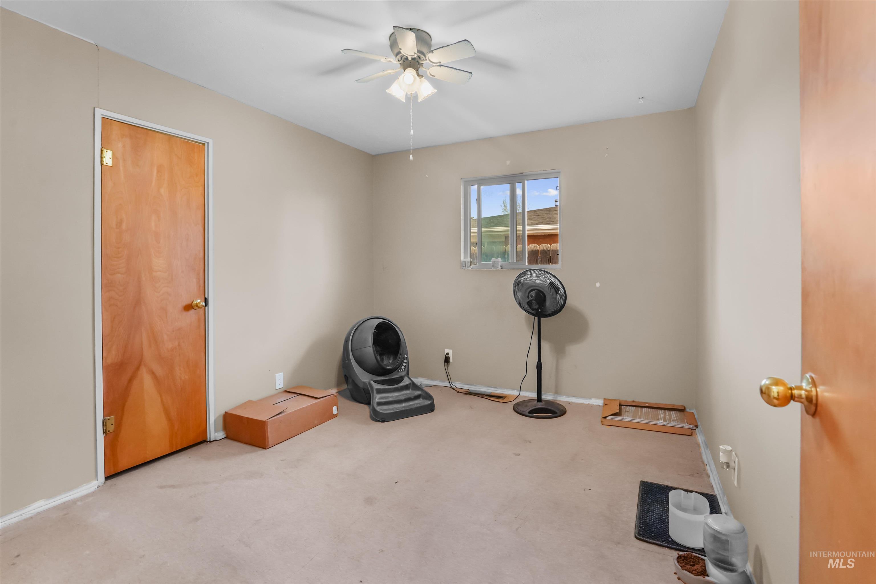 637 King Circle, Twin Falls, Idaho 83301, 3 Bedrooms, 1 Bathroom, Residential For Sale, Price $300,000,MLS 98979206