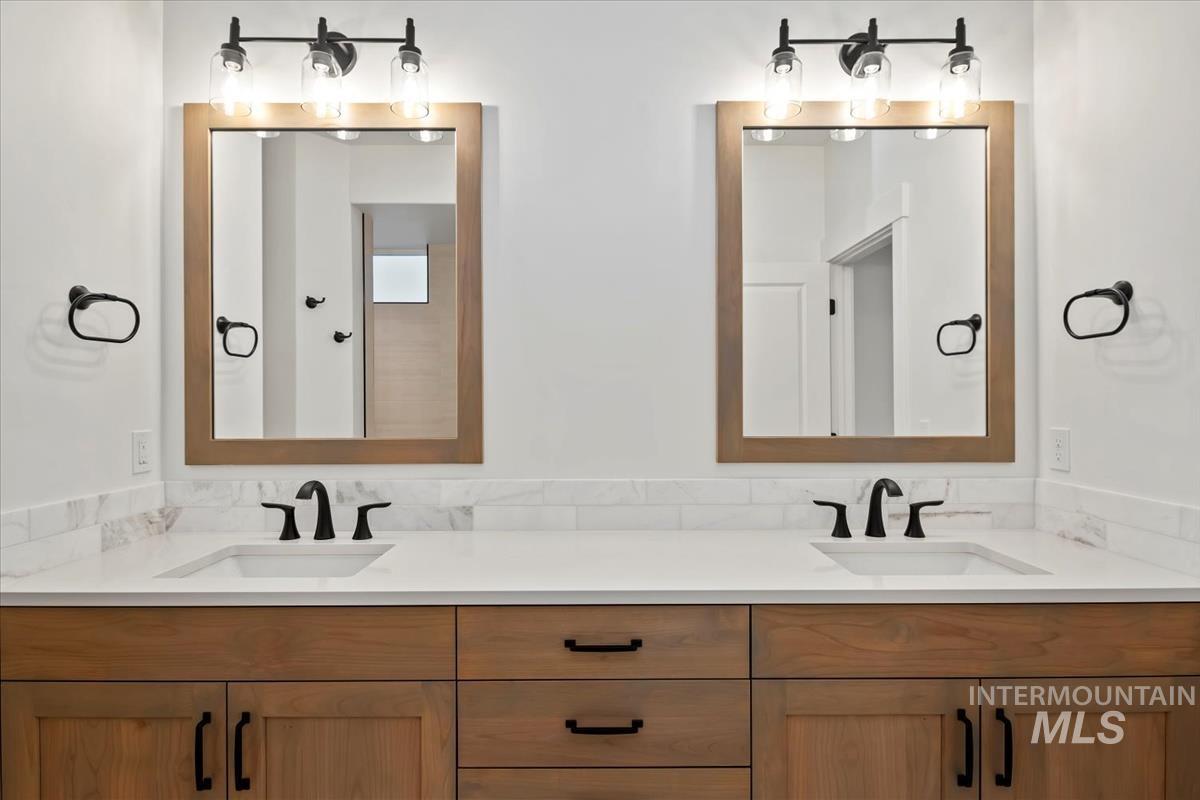 6674 W Sollas, Eagle, Idaho 83616, 3 Bedrooms, 2 Bathrooms, Residential For Sale, Price $659,880,MLS 98979211