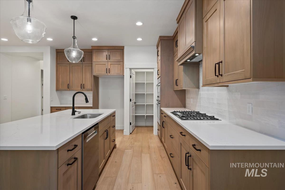 6674 W Sollas, Eagle, Idaho 83616, 3 Bedrooms, 2 Bathrooms, Residential For Sale, Price $659,880,MLS 98979211