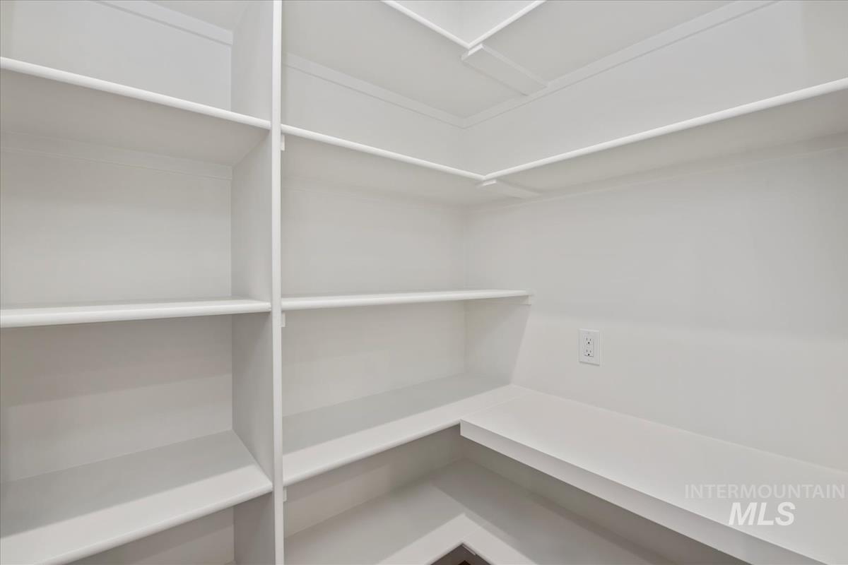 6674 W Sollas, Eagle, Idaho 83616, 3 Bedrooms, 2 Bathrooms, Residential For Sale, Price $659,880,MLS 98979211