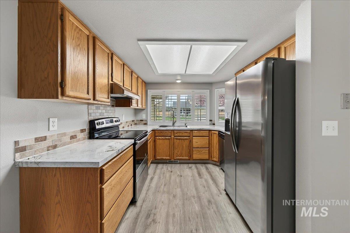 1909 E Glenloch St, Meridian, Idaho 83646-5787, 3 Bedrooms, 2 Bathrooms, Residential For Sale, Price $429,000,MLS 98979212