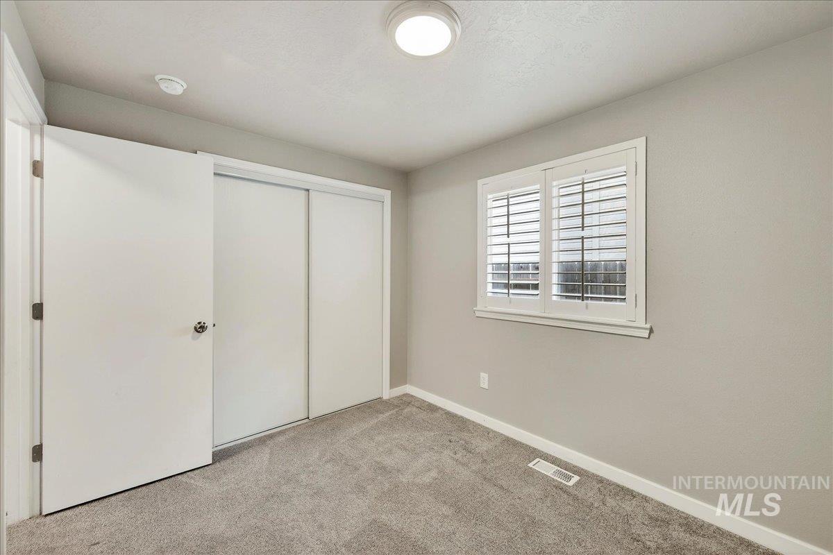 1909 E Glenloch St, Meridian, Idaho 83646-5787, 3 Bedrooms, 2 Bathrooms, Residential For Sale, Price $429,000,MLS 98979212