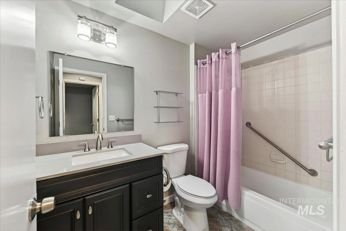 1909 E Glenloch St, Meridian, Idaho 83646-5787, 3 Bedrooms, 2 Bathrooms, Residential For Sale, Price $429,000,MLS 98979212