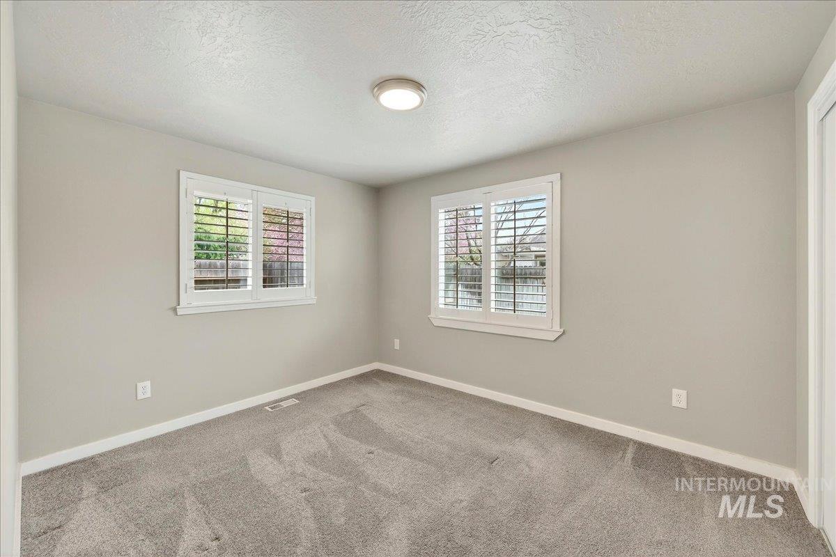 1909 E Glenloch St, Meridian, Idaho 83646-5787, 3 Bedrooms, 2 Bathrooms, Residential For Sale, Price $429,000,MLS 98979212