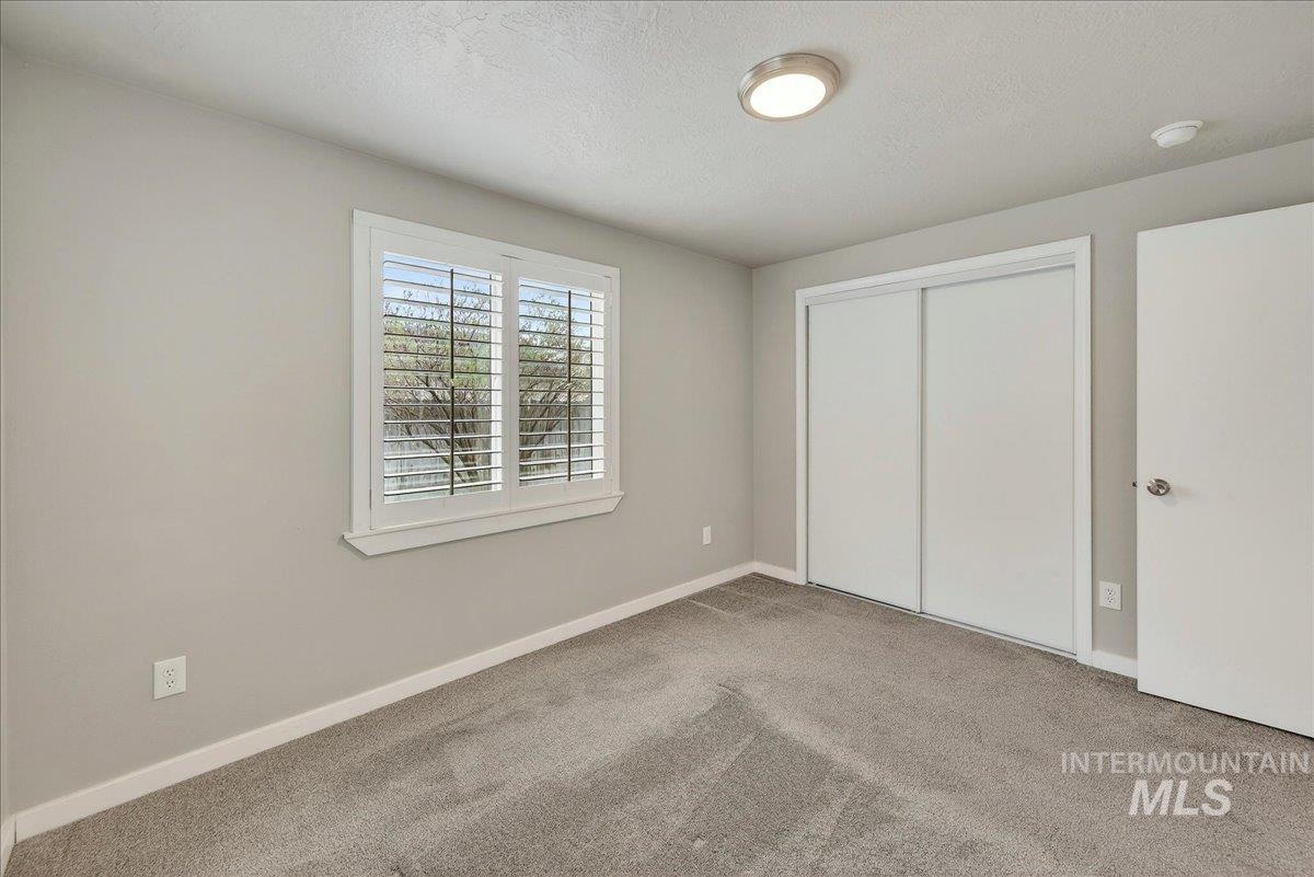 1909 E Glenloch St, Meridian, Idaho 83646-5787, 3 Bedrooms, 2 Bathrooms, Residential For Sale, Price $429,000,MLS 98979212