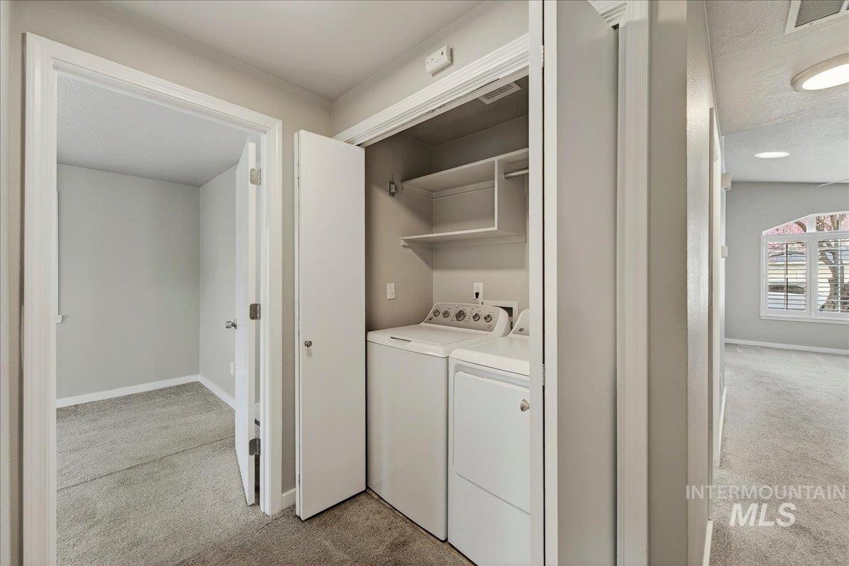 1909 E Glenloch St, Meridian, Idaho 83646-5787, 3 Bedrooms, 2 Bathrooms, Residential For Sale, Price $429,000,MLS 98979212