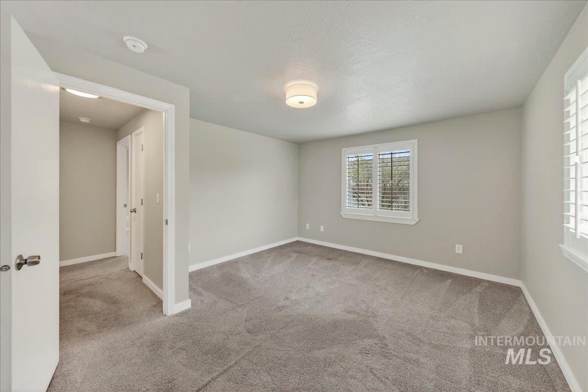 1909 E Glenloch St, Meridian, Idaho 83646-5787, 3 Bedrooms, 2 Bathrooms, Residential For Sale, Price $429,000,MLS 98979212