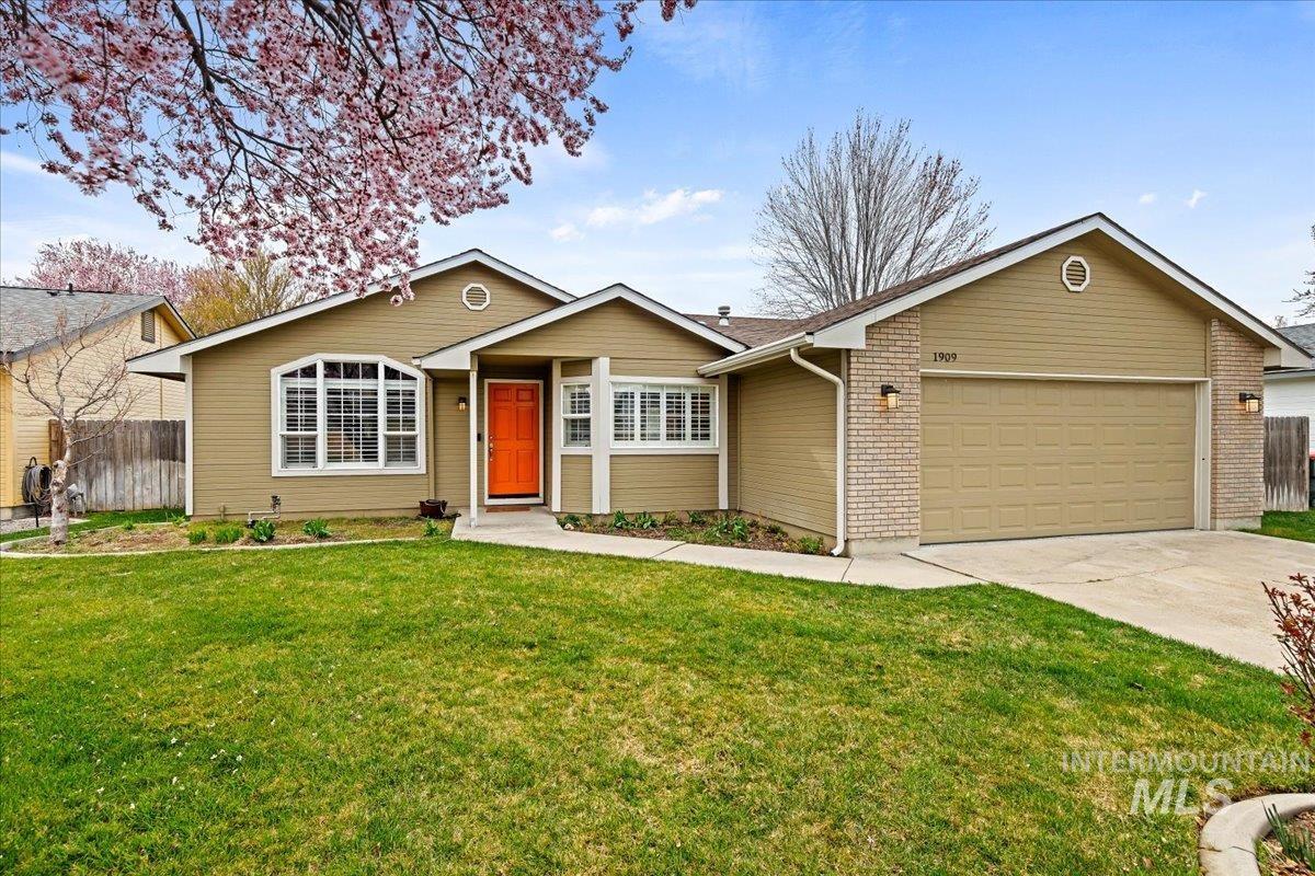 1909 E Glenloch St, Meridian, Idaho 83646-5787, 3 Bedrooms, 2 Bathrooms, Residential For Sale, Price $429,000,MLS 98979212