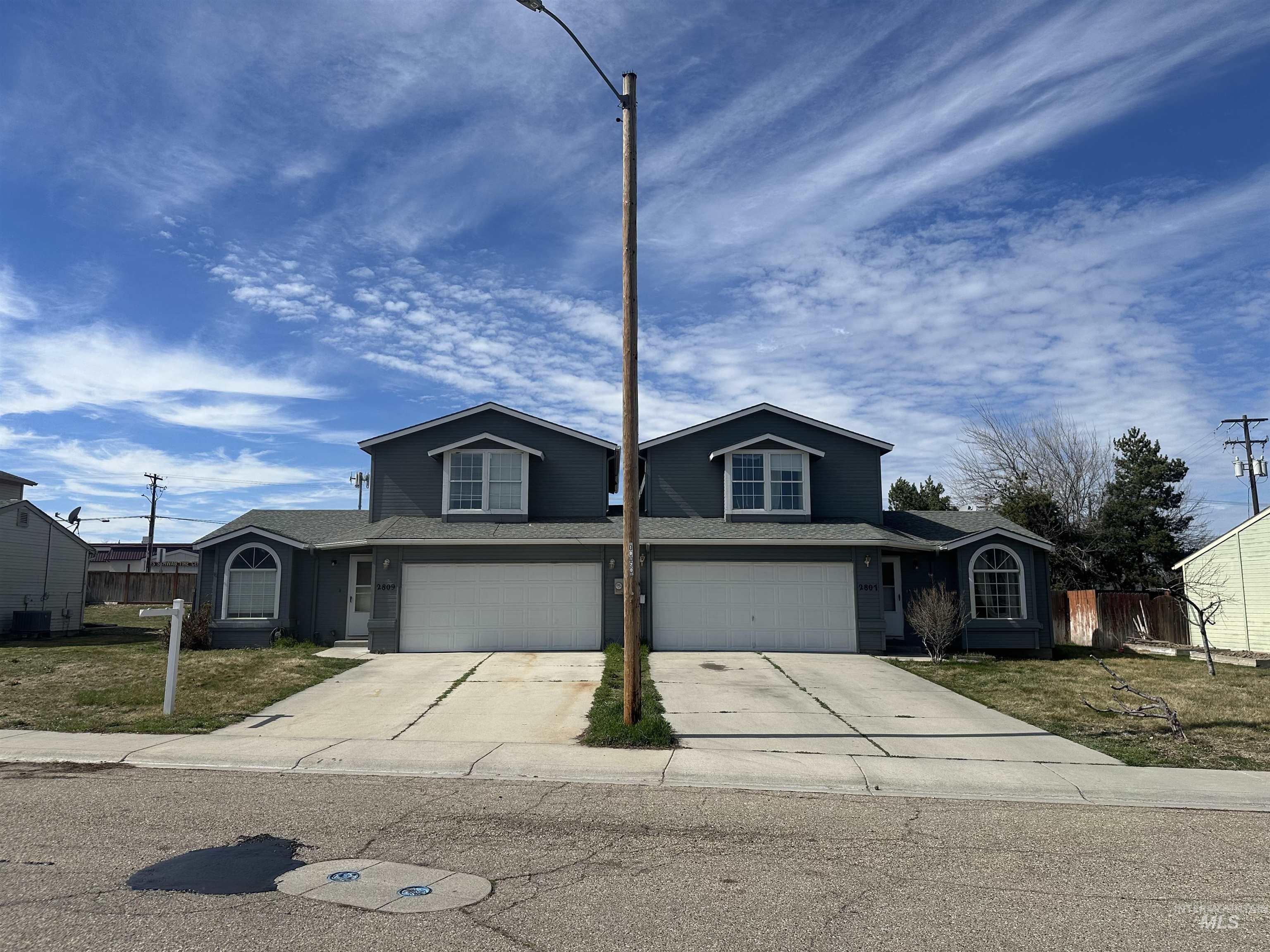 2807 & 2809 Laurel Way, Nampa, Idaho 83686, 3 Bedrooms, 2.5 Bathrooms, Residential Income For Sale, Price $614,900, 98979215