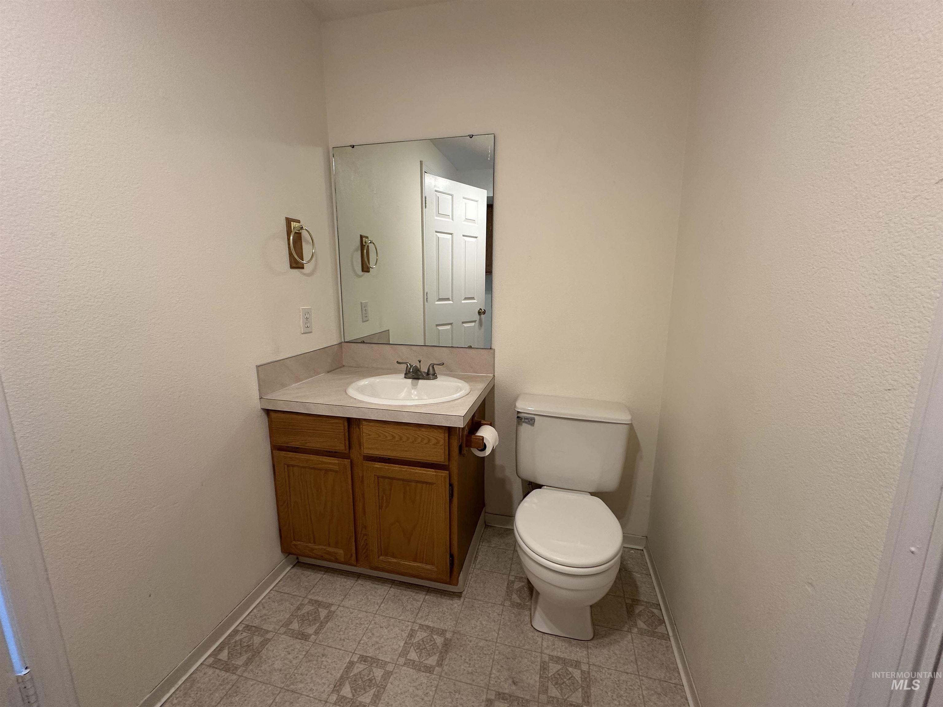 2807 & 2809 Laurel Way, Nampa, Idaho 83686, 3 Bedrooms, 2.5 Bathrooms, Residential Income For Sale, Price $614,900, 98979215