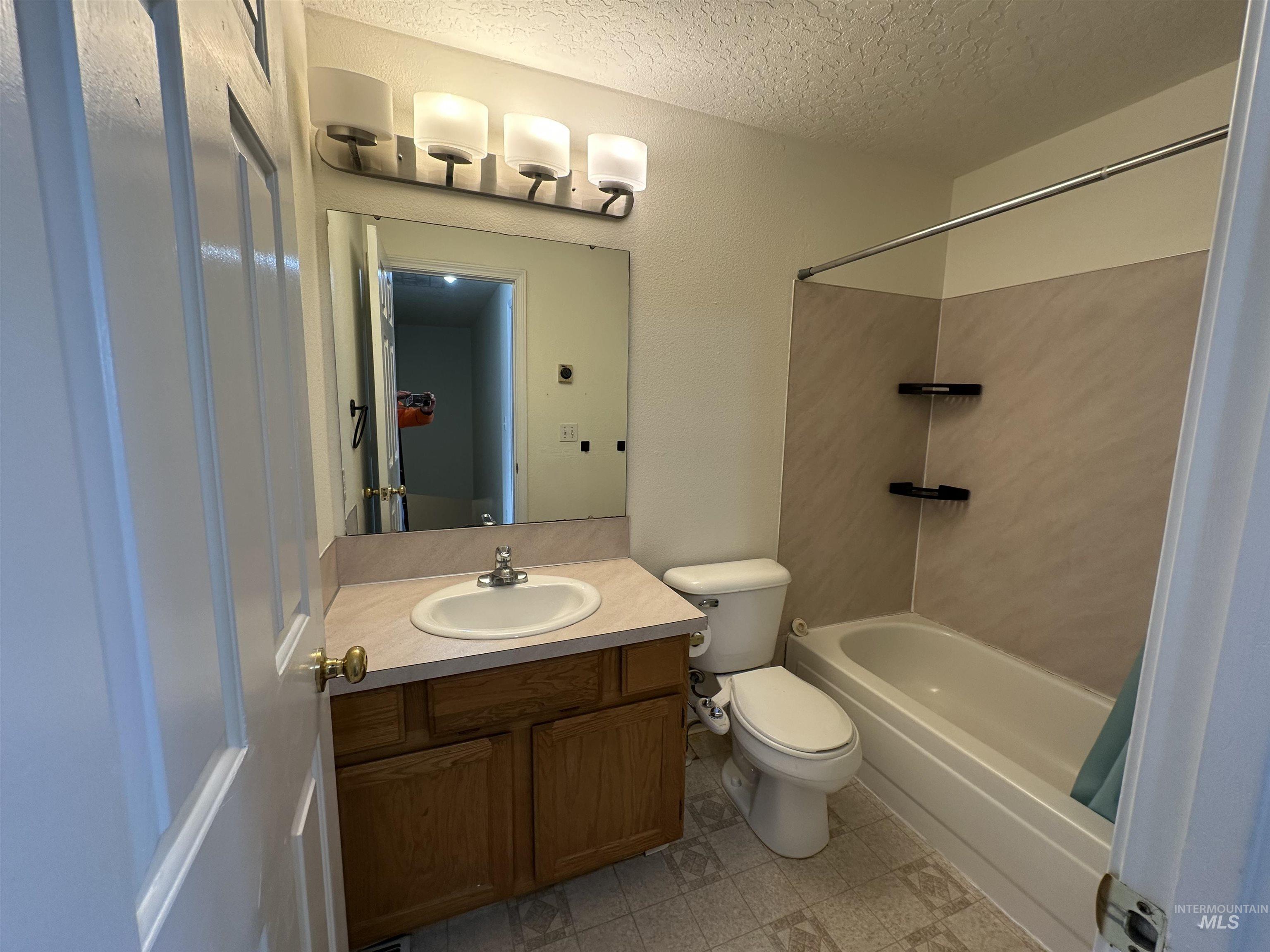 2807 & 2809 Laurel Way, Nampa, Idaho 83686, 3 Bedrooms, 2.5 Bathrooms, Residential Income For Sale, Price $614,900, 98979215