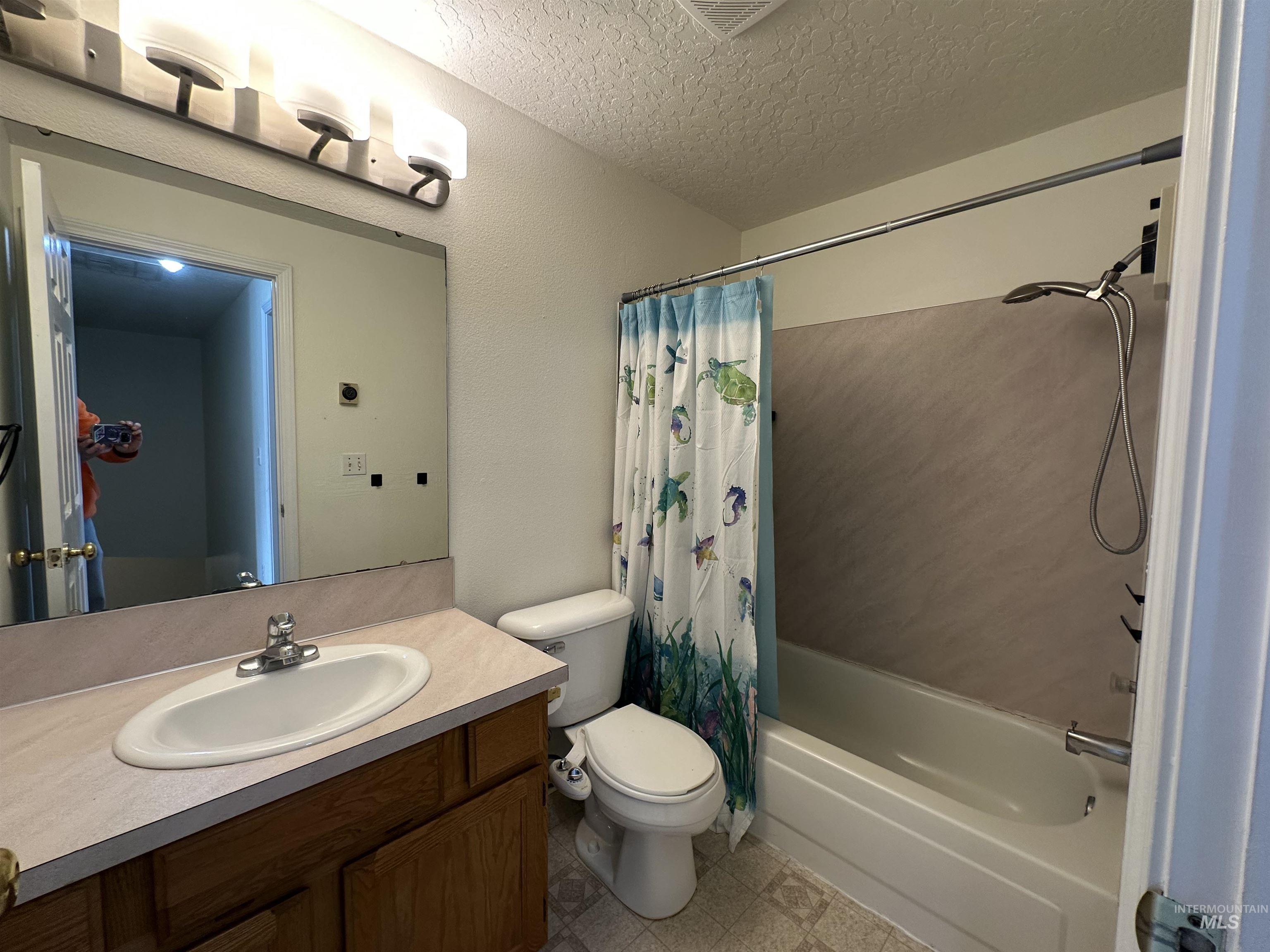 2807 & 2809 Laurel Way, Nampa, Idaho 83686, 3 Bedrooms, 2.5 Bathrooms, Residential Income For Sale, Price $614,900, 98979215