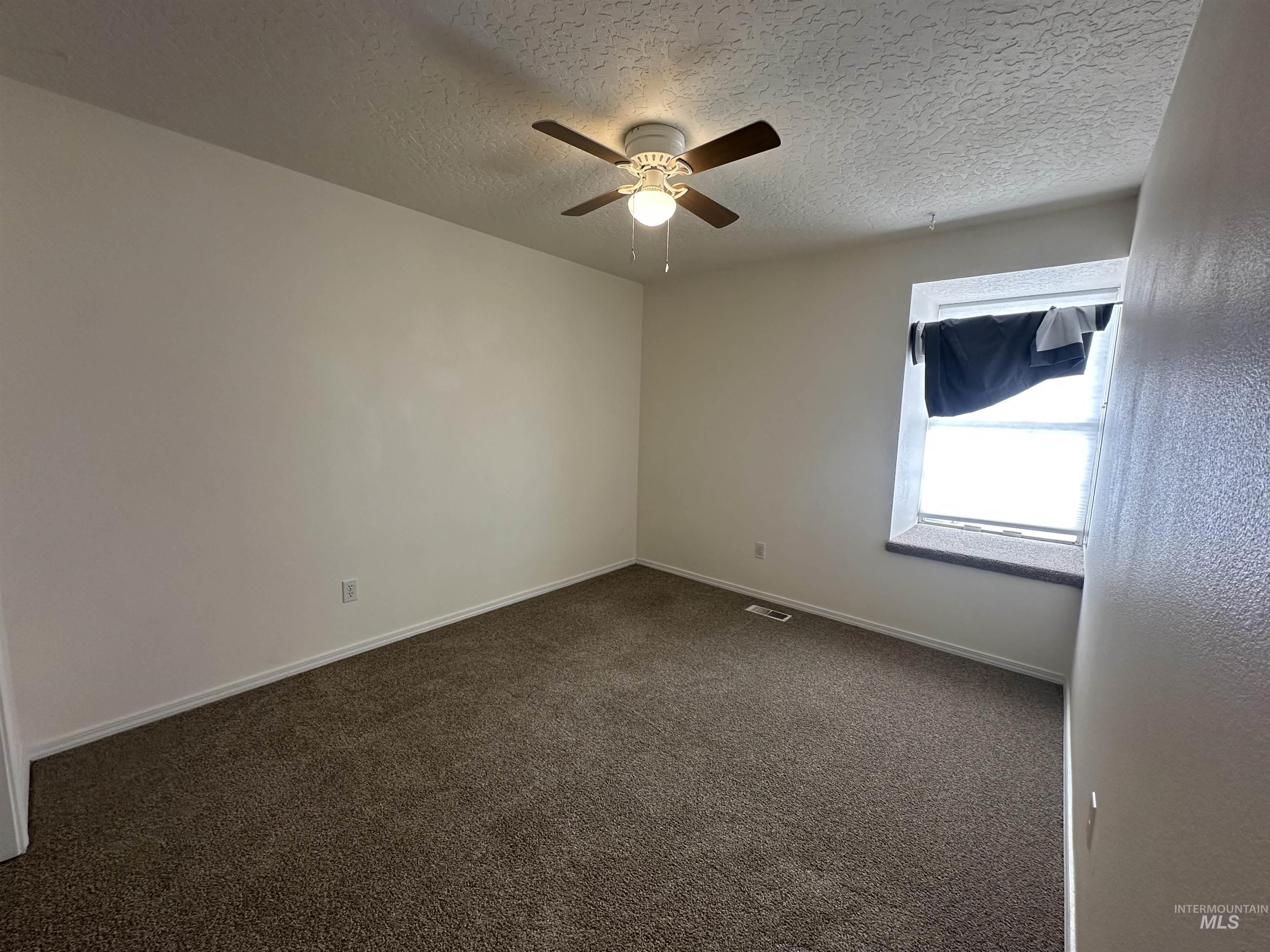 2807 & 2809 Laurel Way, Nampa, Idaho 83686, 3 Bedrooms, 2.5 Bathrooms, Residential Income For Sale, Price $614,900, 98979215